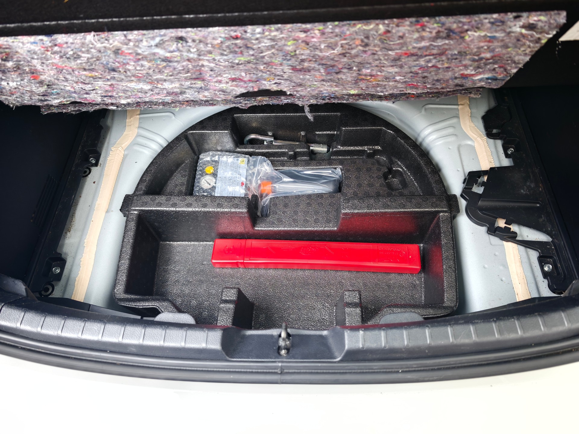 TOYOTA Yaris 1.5 VVT-i Hybrid Comfort e-CVT-image-27