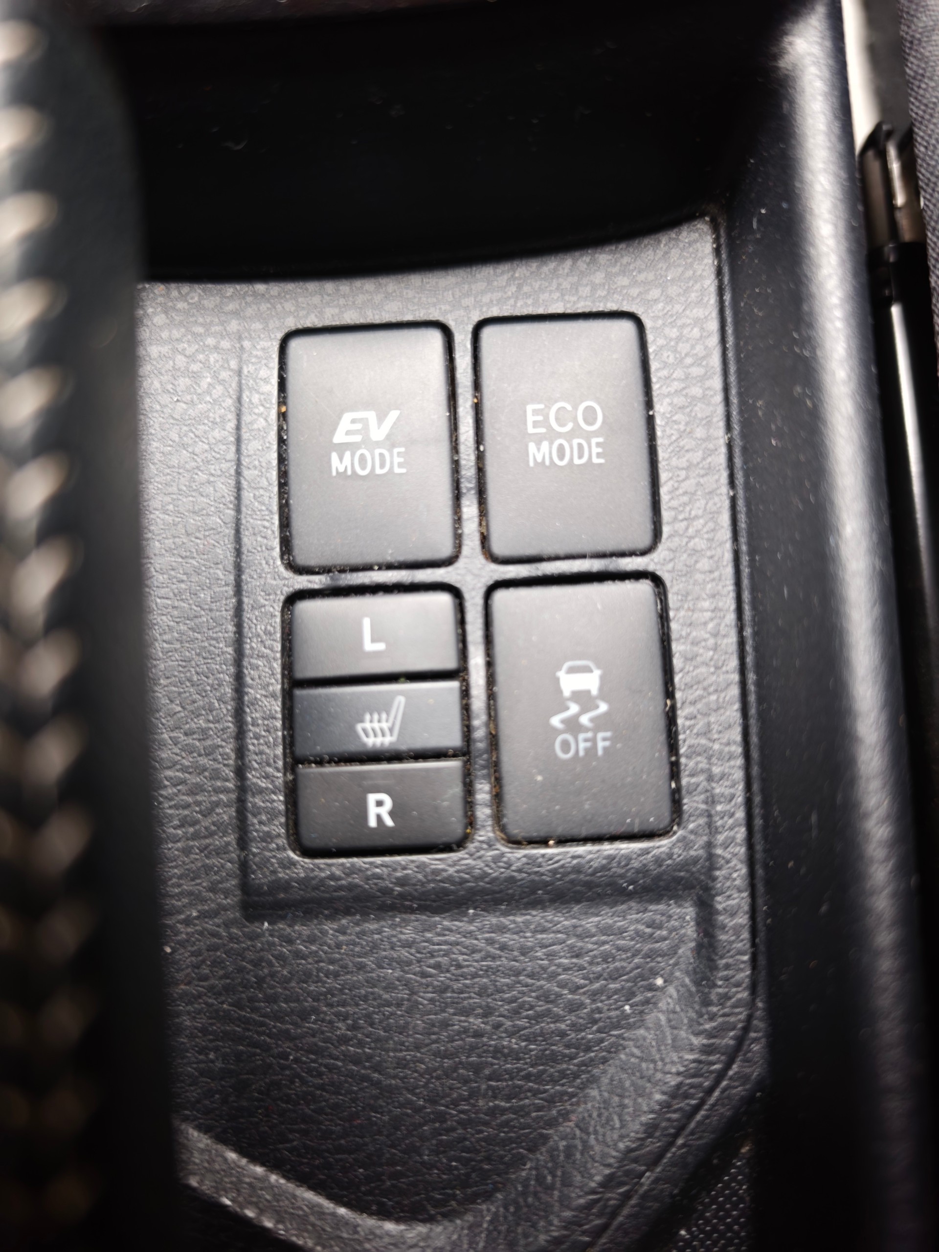 TOYOTA Yaris 1.5 VVT-i Hybrid Comfort e-CVT-image-4