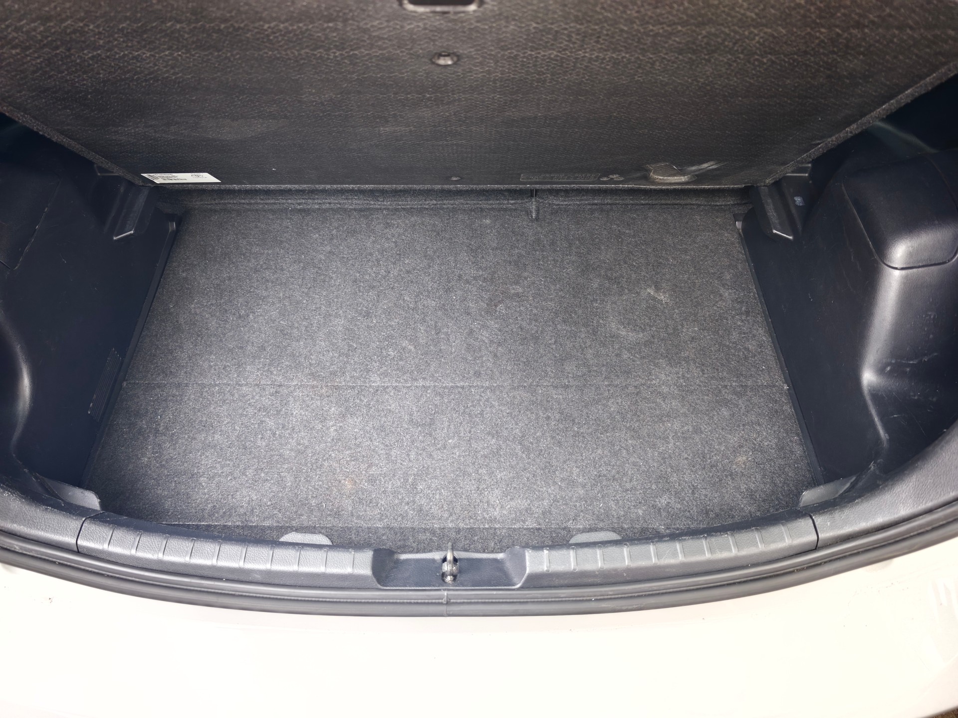 TOYOTA Yaris 1.5 VVT-i Hybrid Comfort e-CVT-image-26