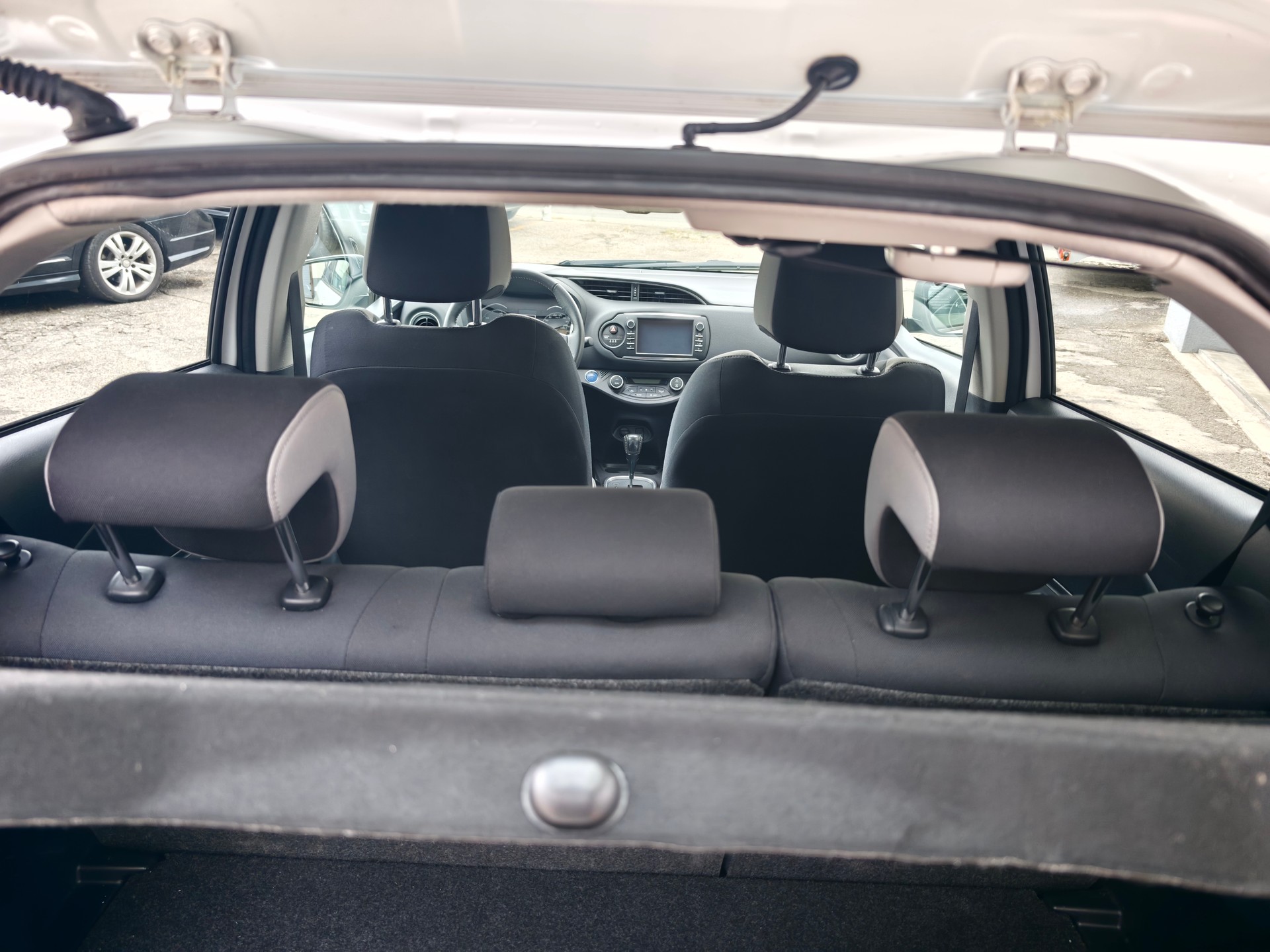 TOYOTA Yaris 1.5 VVT-i Hybrid Comfort e-CVT-image-28