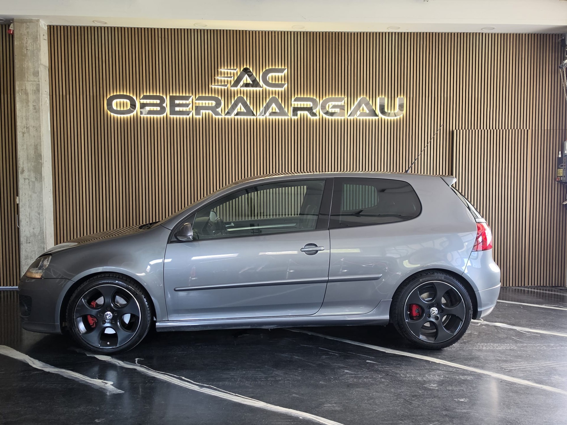 VW Golf 2.0 TFSI GTI Edition 30-image-1
