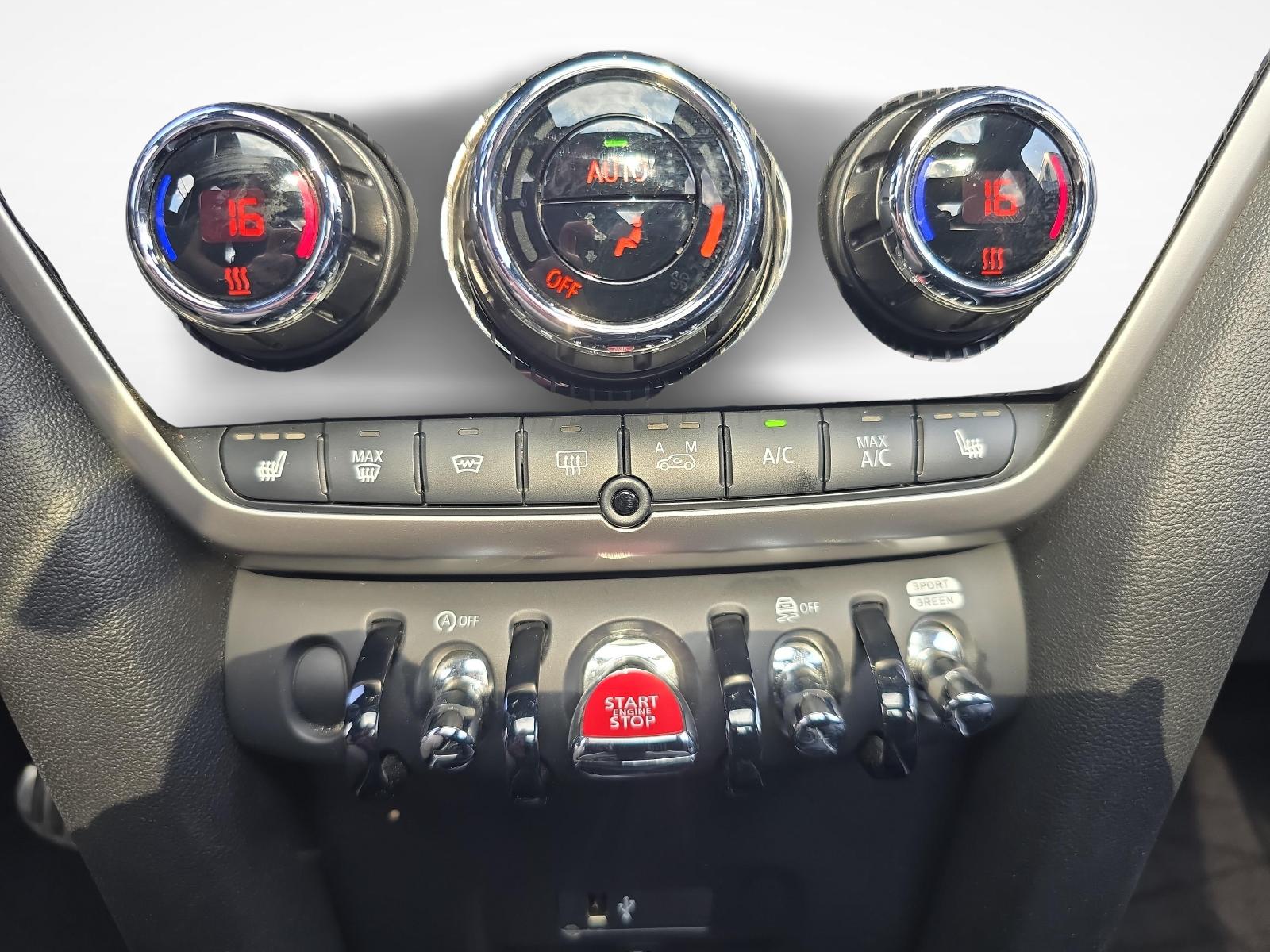MINI Countryman F60 2.0i John Cooper Works ALL4-image-15