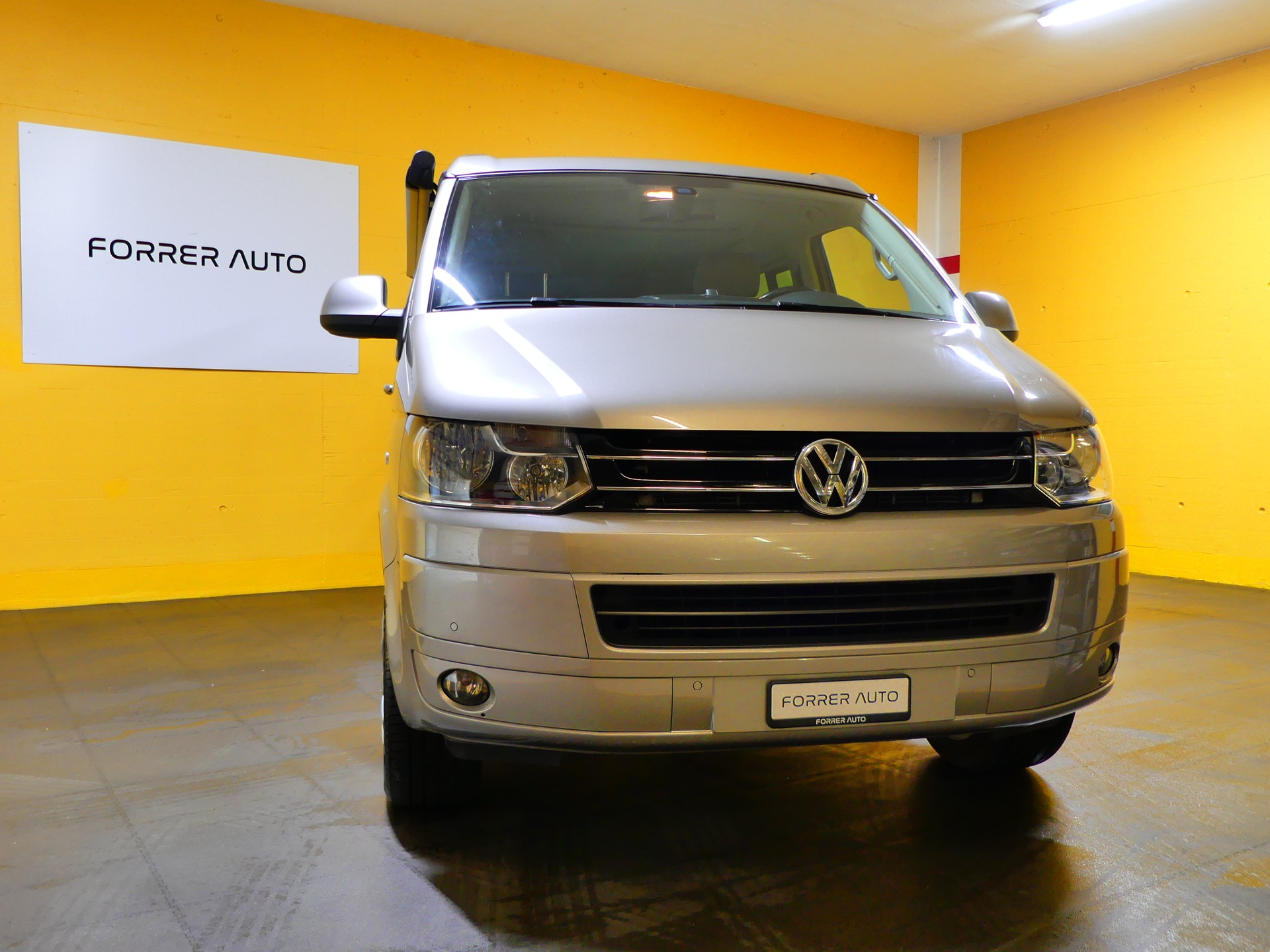 VW T5 California 2.0 TDI Comfortline Travel 4Motion-image-1