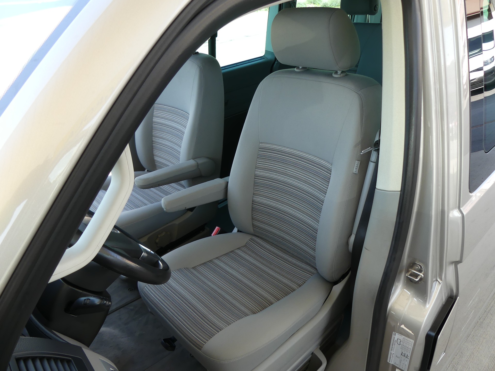 VW T5 California 2.0 TDI Comfortline Travel 4Motion-image-11