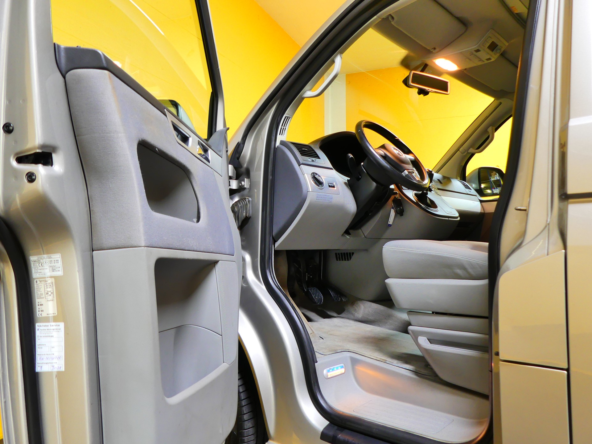 VW T5 California 2.0 TDI Comfortline Travel 4Motion-image-9
