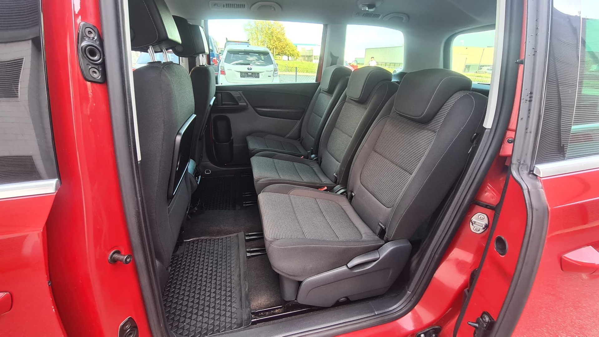 VW Sharan 2.0 TDI BMT Comfortline DSG * Navi * Klima-auto * Tempomat * PDC V&H * AHK 2200Kg * Ab MFK 26.03.2026-image-6