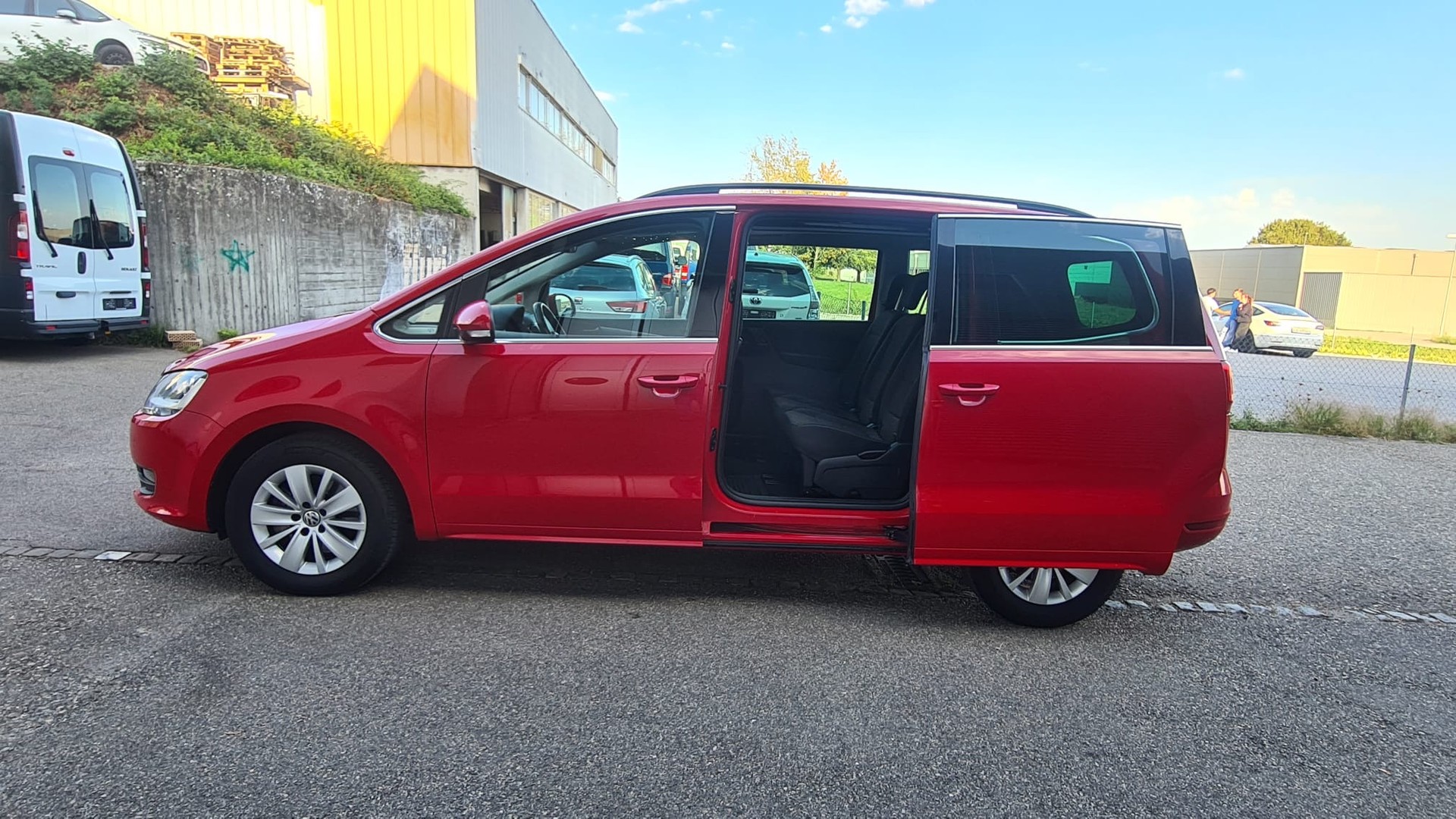 VW Sharan 2.0 TDI BMT Comfortline DSG * Navi * Klima-auto * Tempomat * PDC V&H * AHK 2200Kg * Ab MFK 26.03.2026-image-12