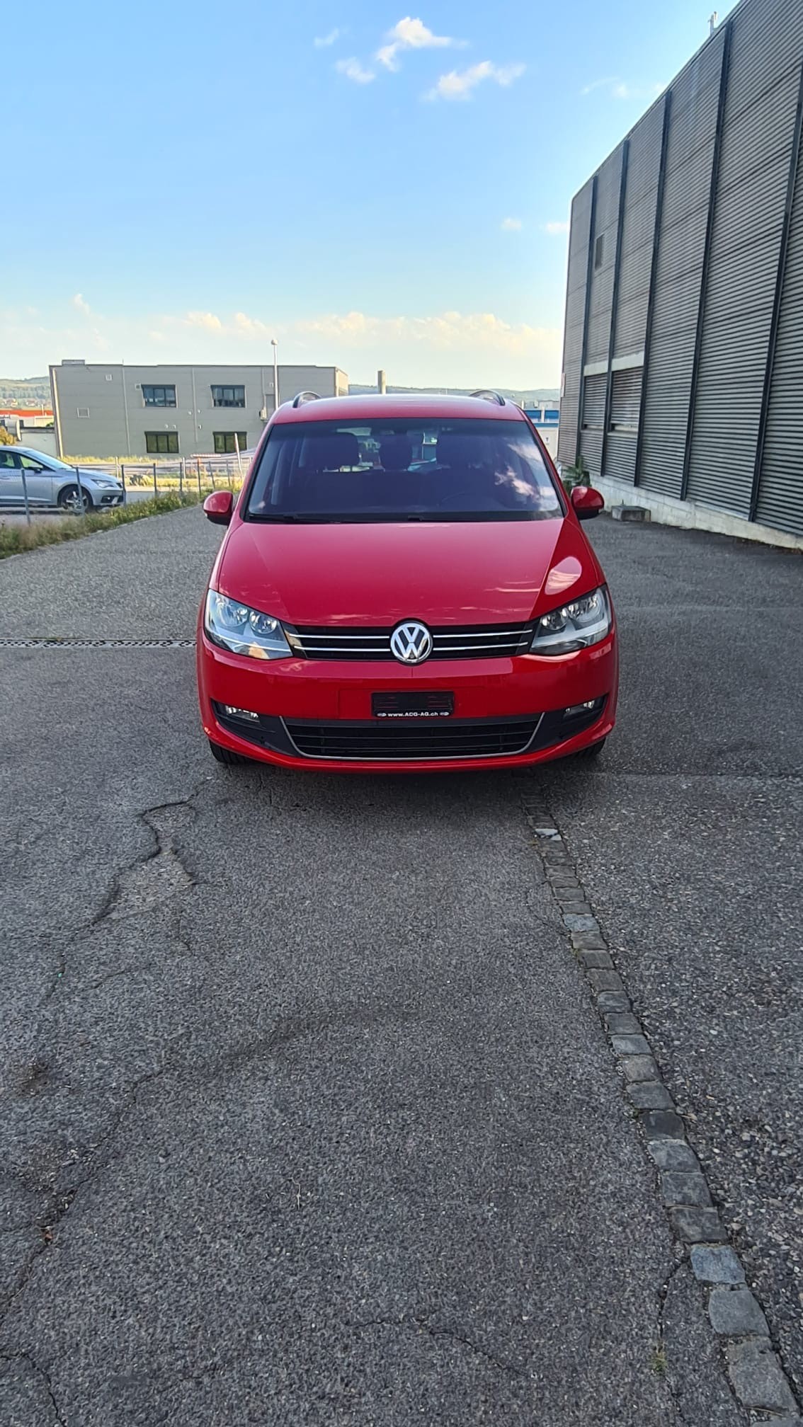 VW Sharan 2.0 TDI BMT Comfortline DSG * Navi * Klima-auto * Tempomat * PDC V&H * AHK 2200Kg * Ab MFK 26.03.2026-image-1