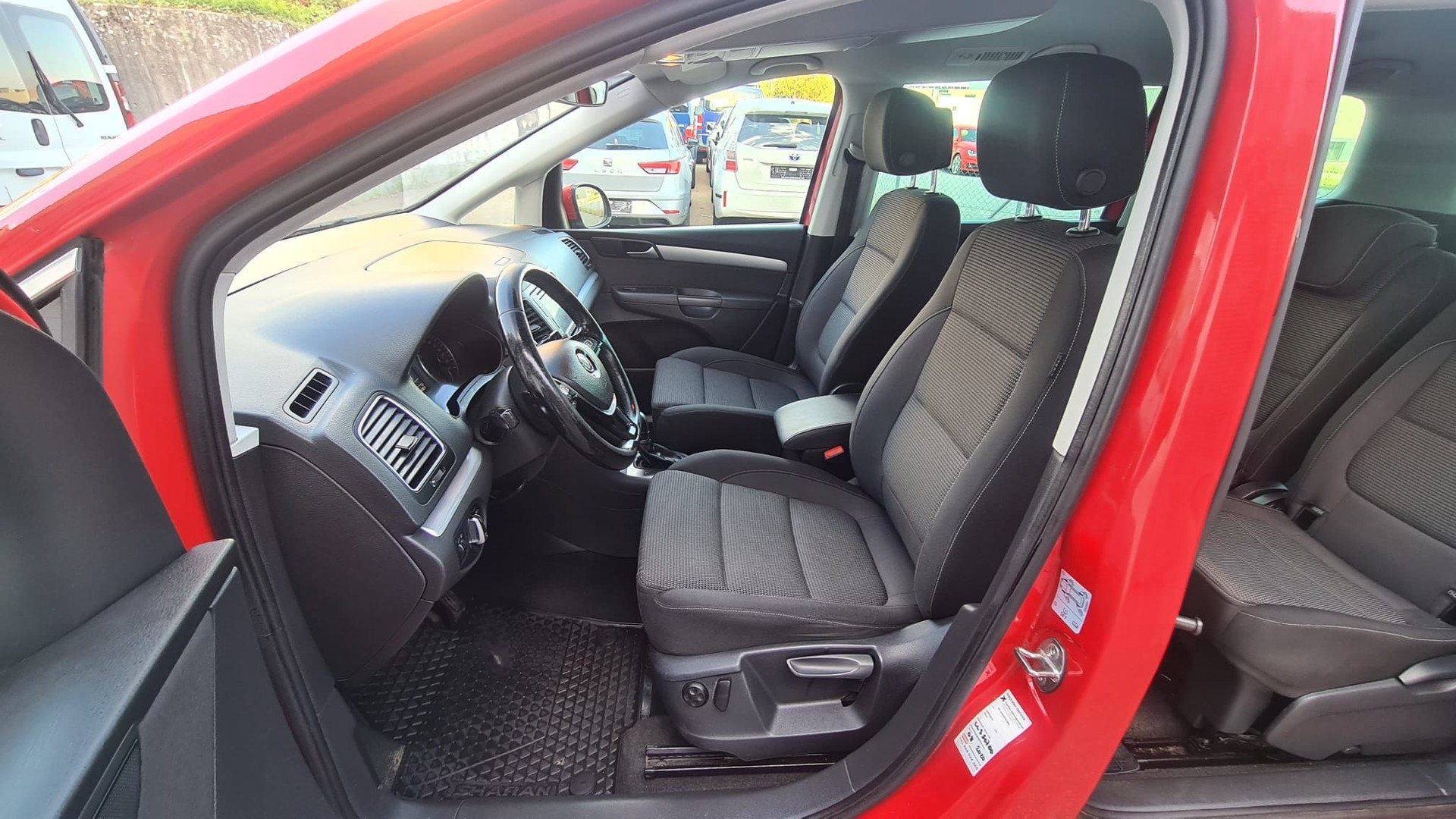 VW Sharan 2.0 TDI BMT Comfortline DSG * Navi * Klima-auto * Tempomat * PDC V&H * AHK 2200Kg * Ab MFK 26.03.2026-image-2