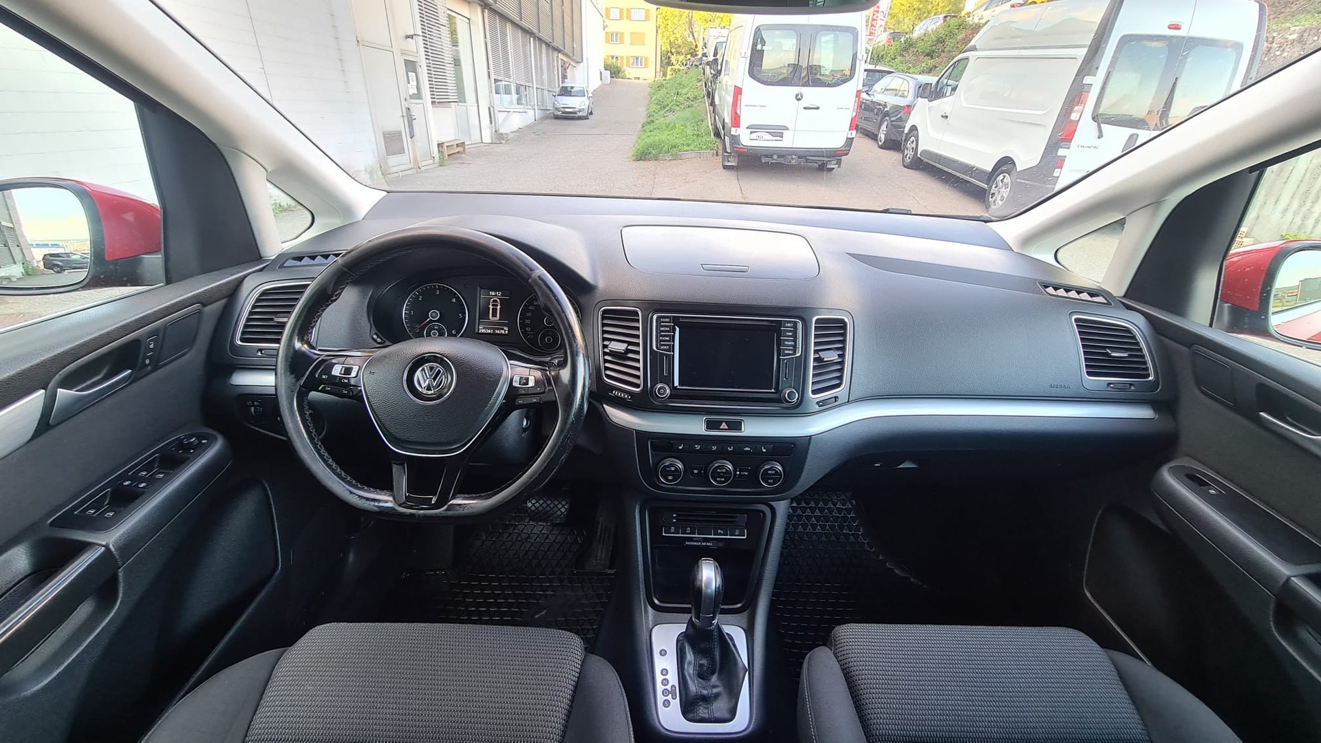 VW Sharan 2.0 TDI BMT Comfortline DSG * Navi * Klima-auto * Tempomat * PDC V&H * AHK 2200Kg * Ab MFK 26.03.2026-image-3