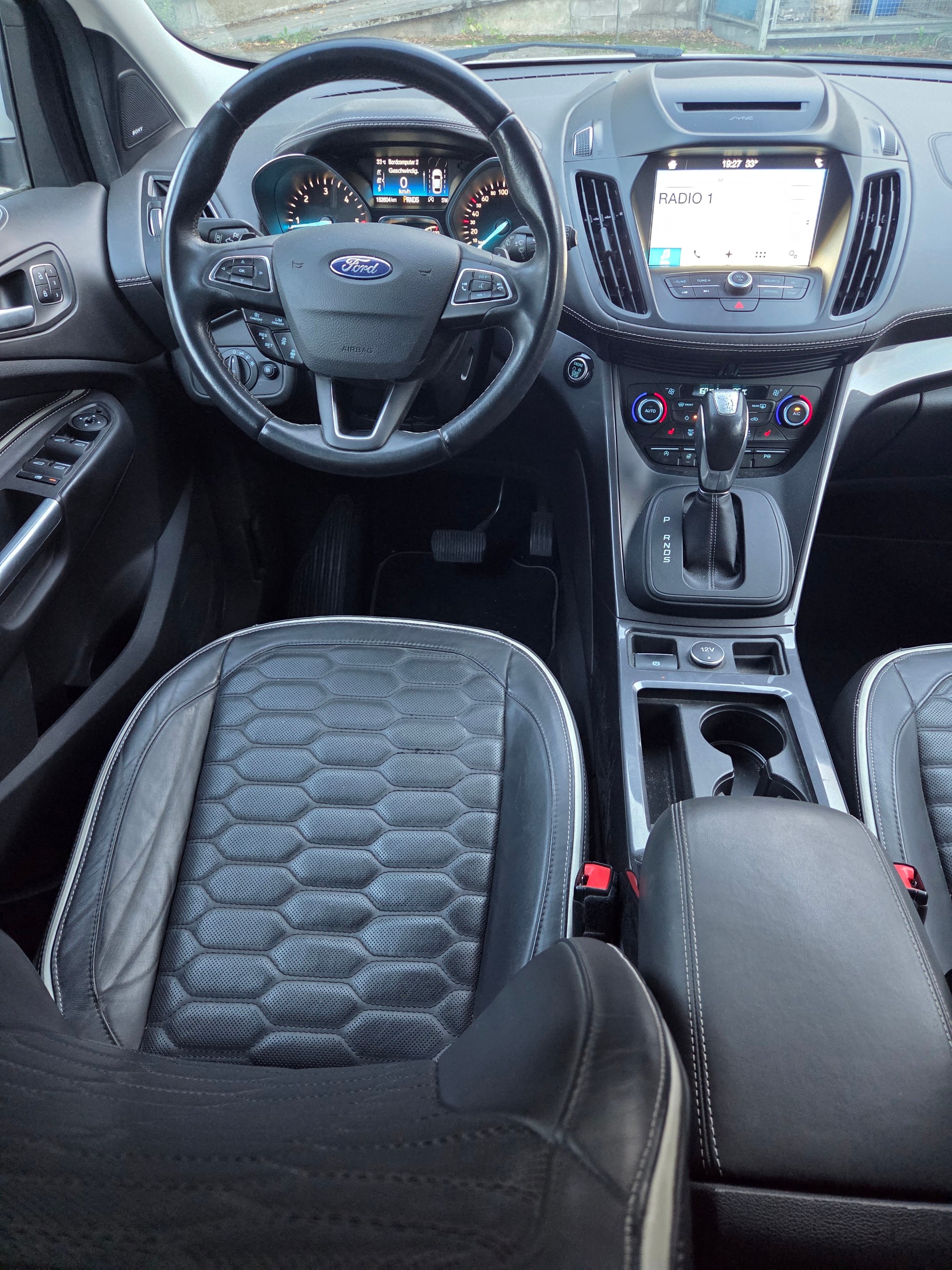 FORD Kuga 2.0 TDCi Vignale 4WD PowerShift-image-10