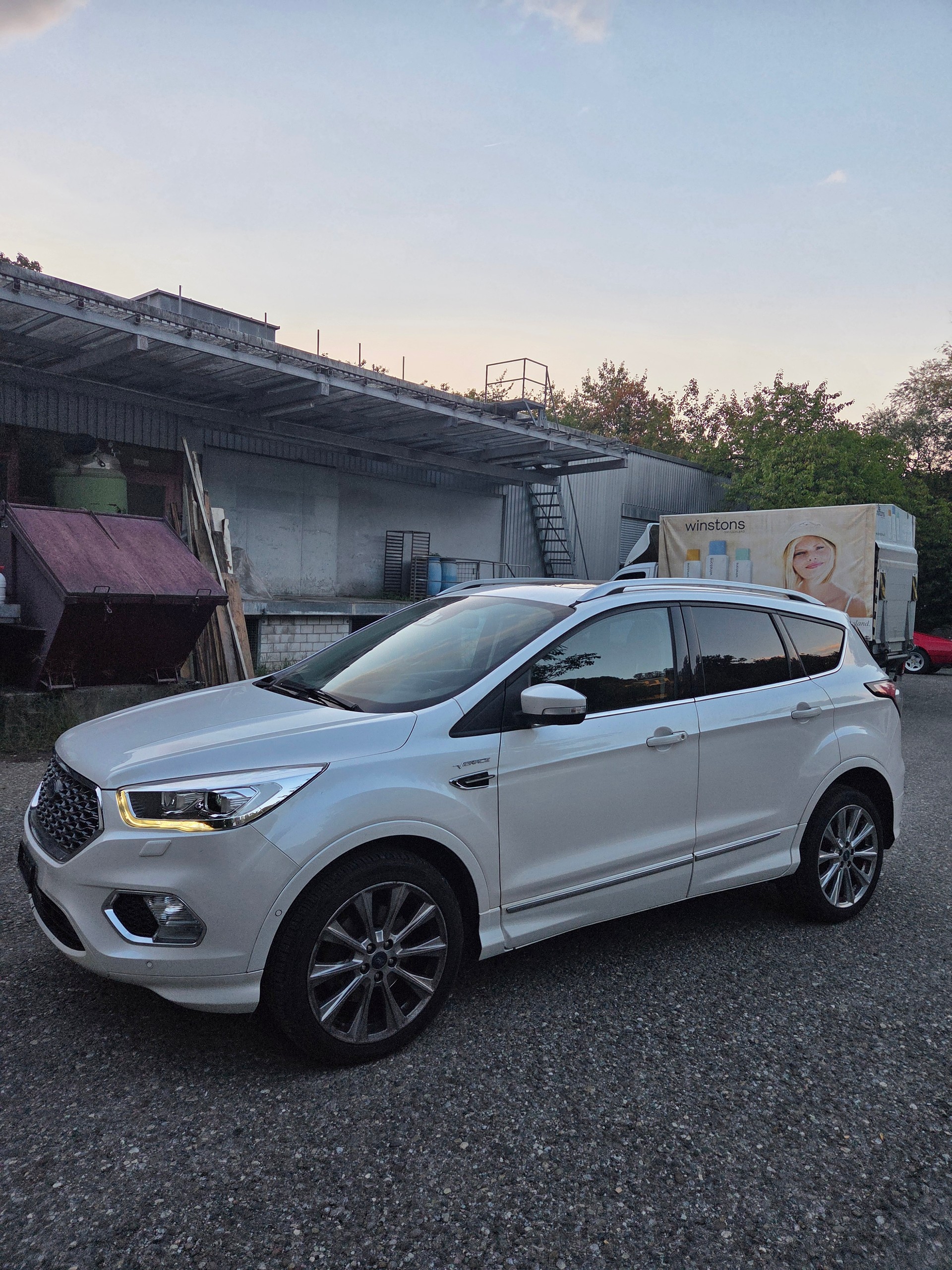 FORD Kuga 2.0 TDCi Vignale 4WD PowerShift-image-1