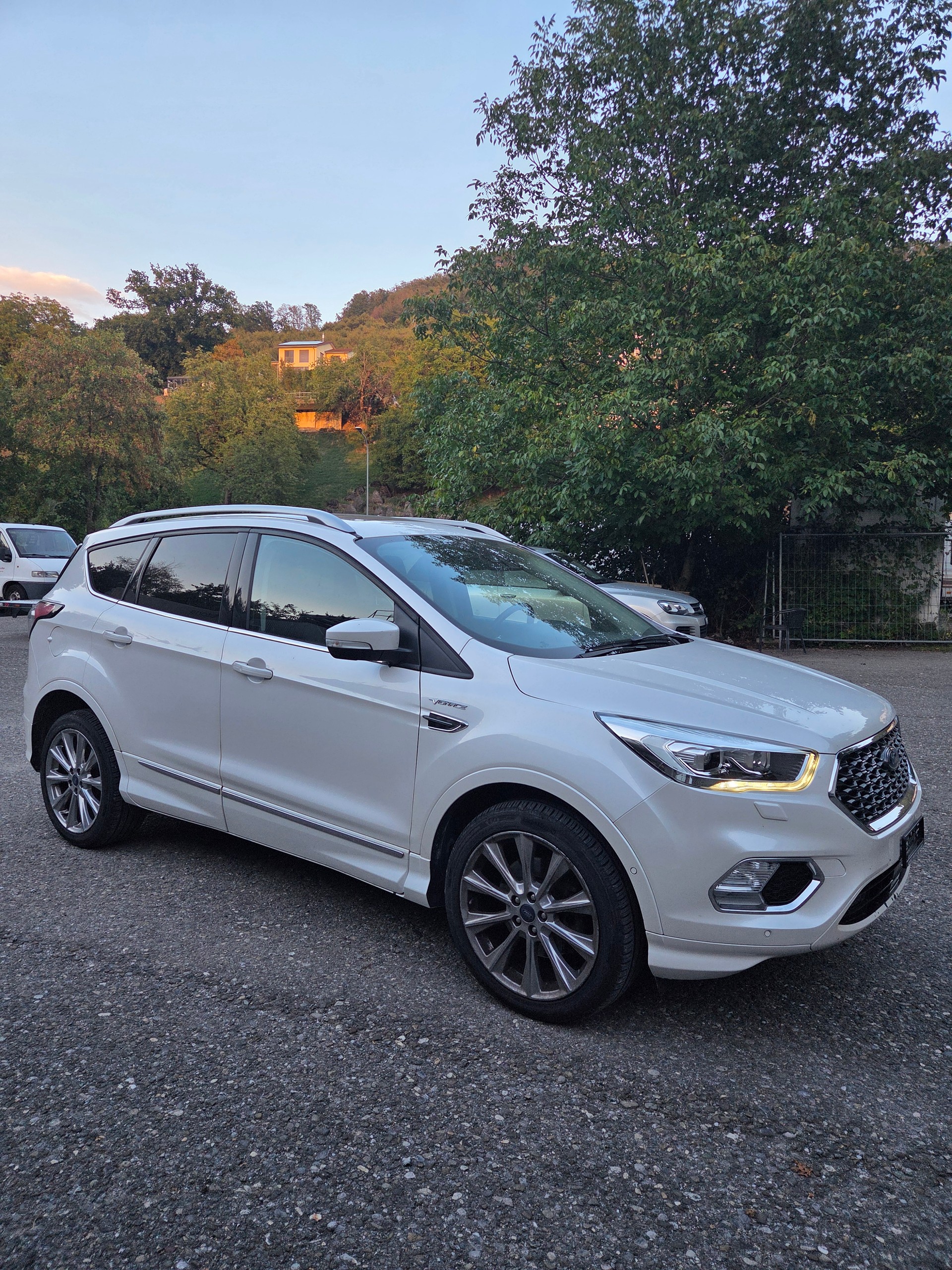 FORD Kuga 2.0 TDCi Vignale 4WD PowerShift-image-0