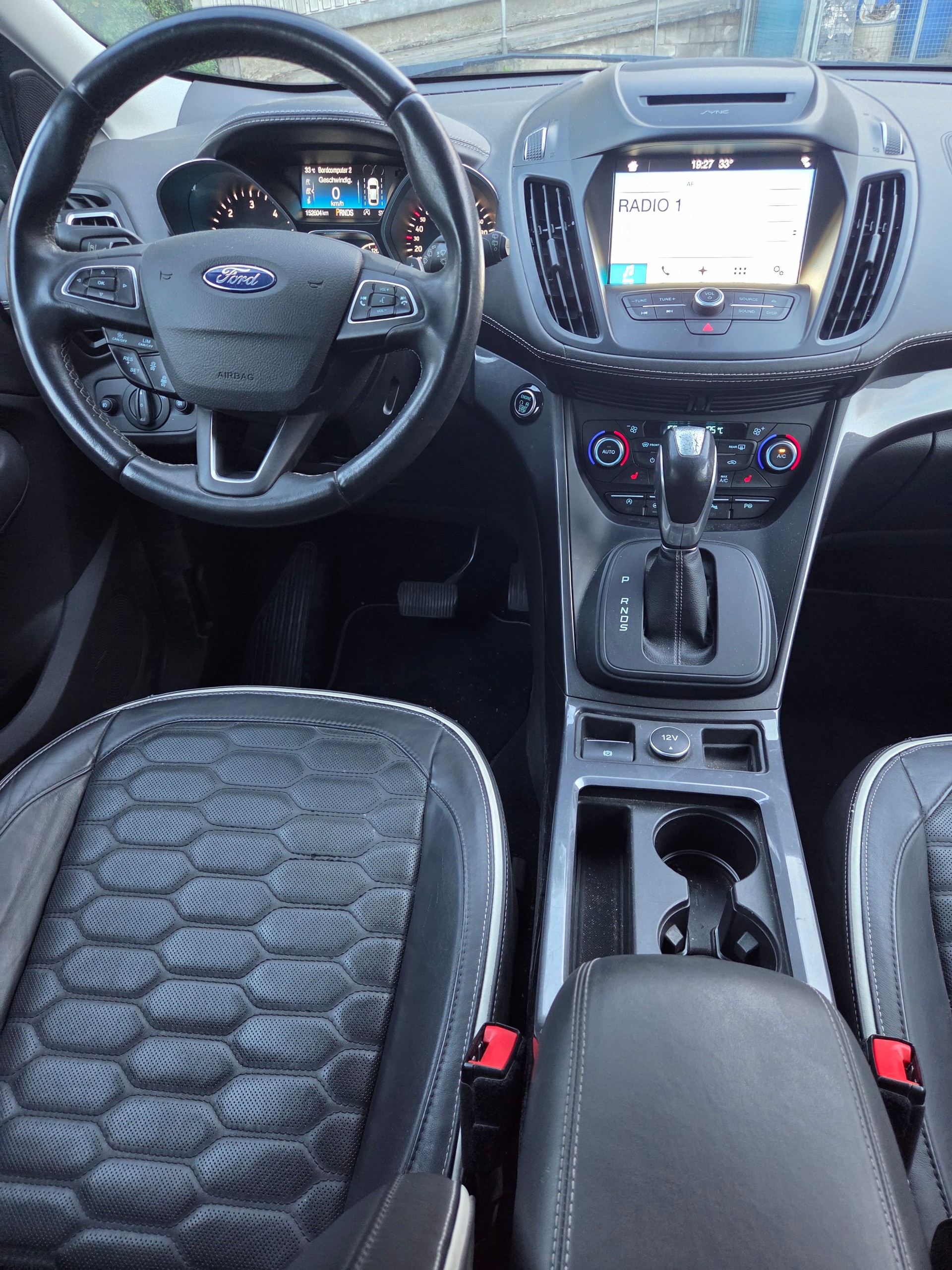 FORD Kuga 2.0 TDCi Vignale 4WD PowerShift-image-11
