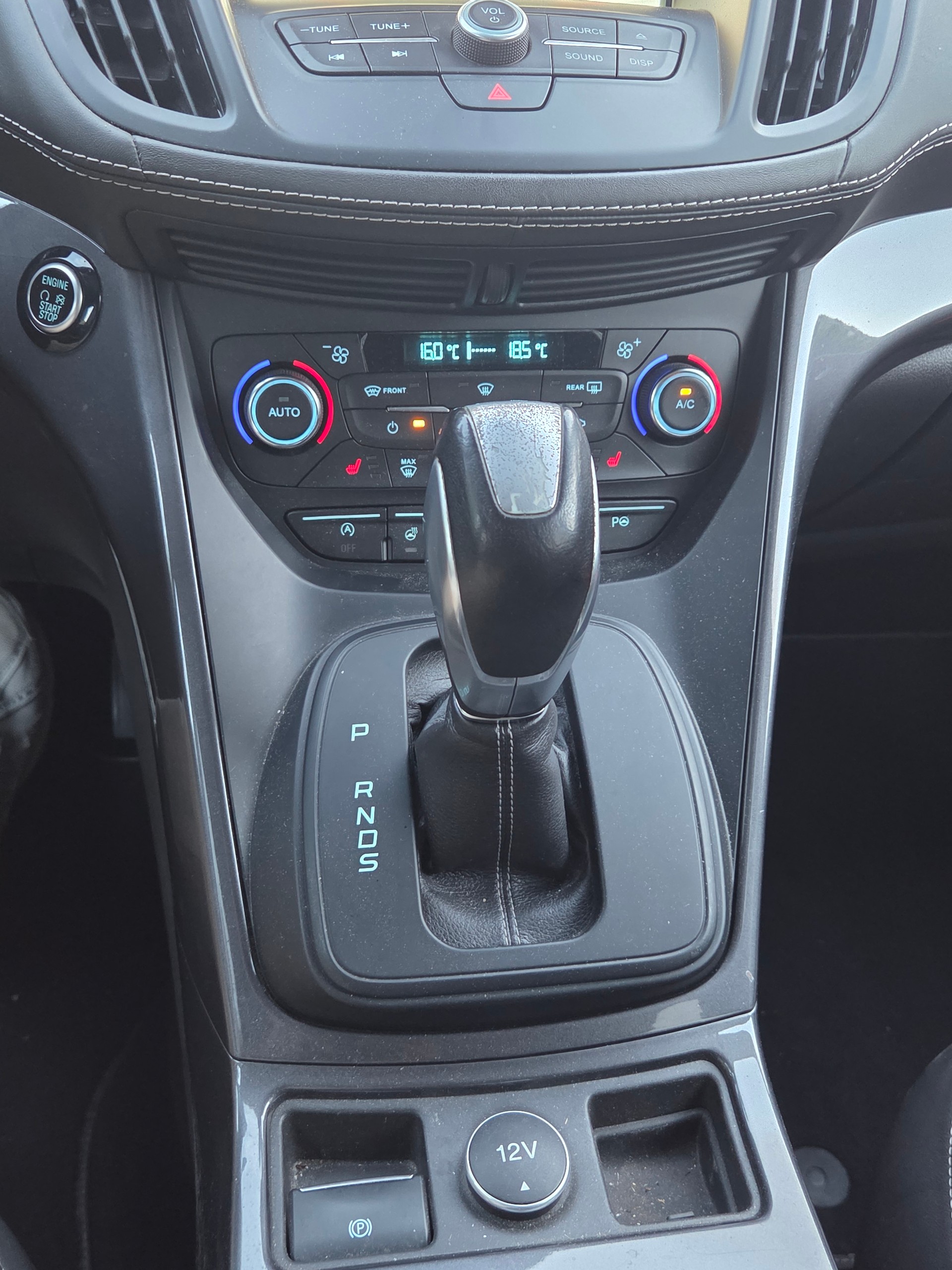 FORD Kuga 2.0 TDCi Vignale 4WD PowerShift-image-12