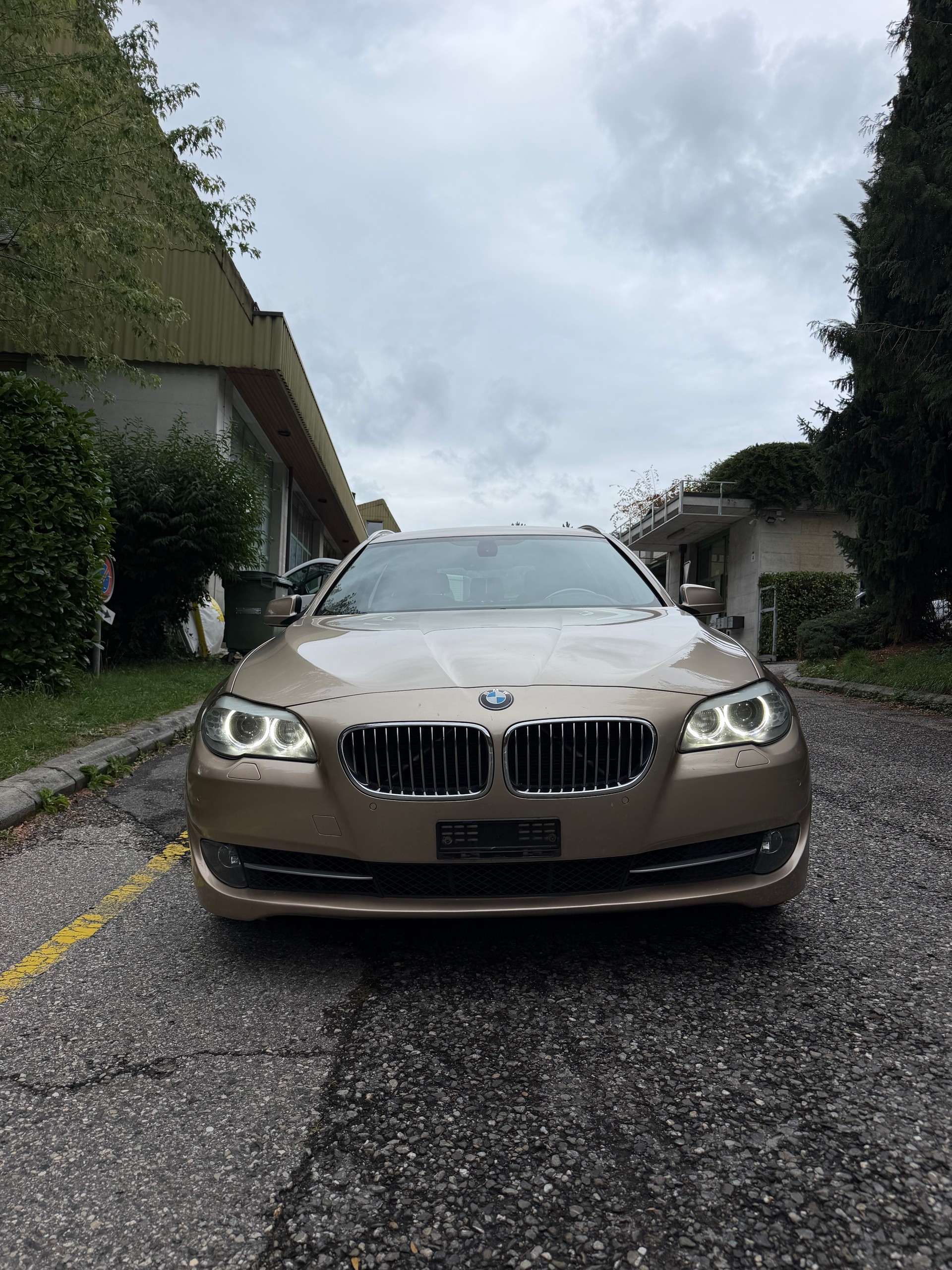 BMW 528i xDrive Touring Steptronic-image-1
