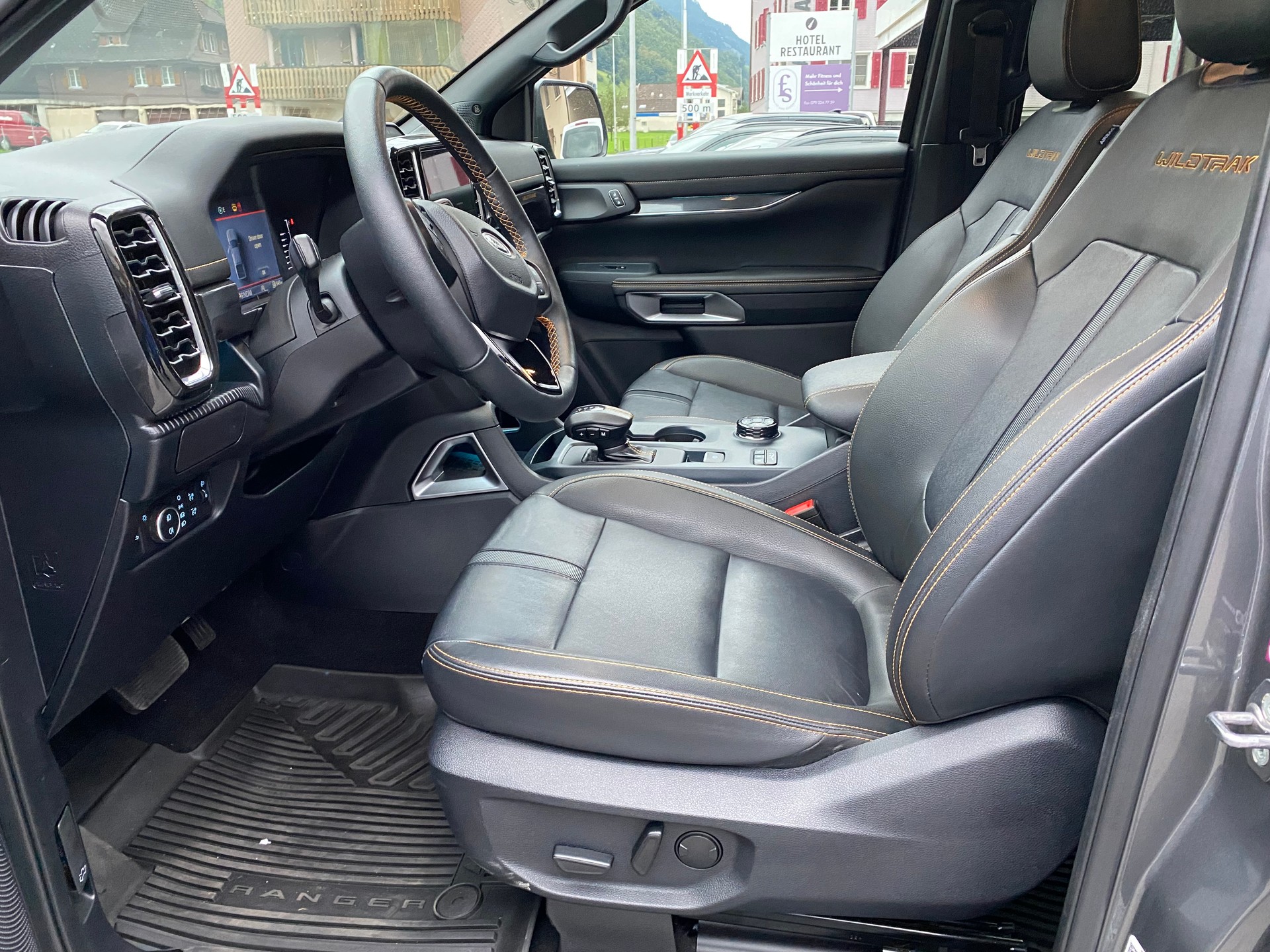 FORD Ranger Wildtrak 3.0 Eco Blue e-4WD Automat-image-2
