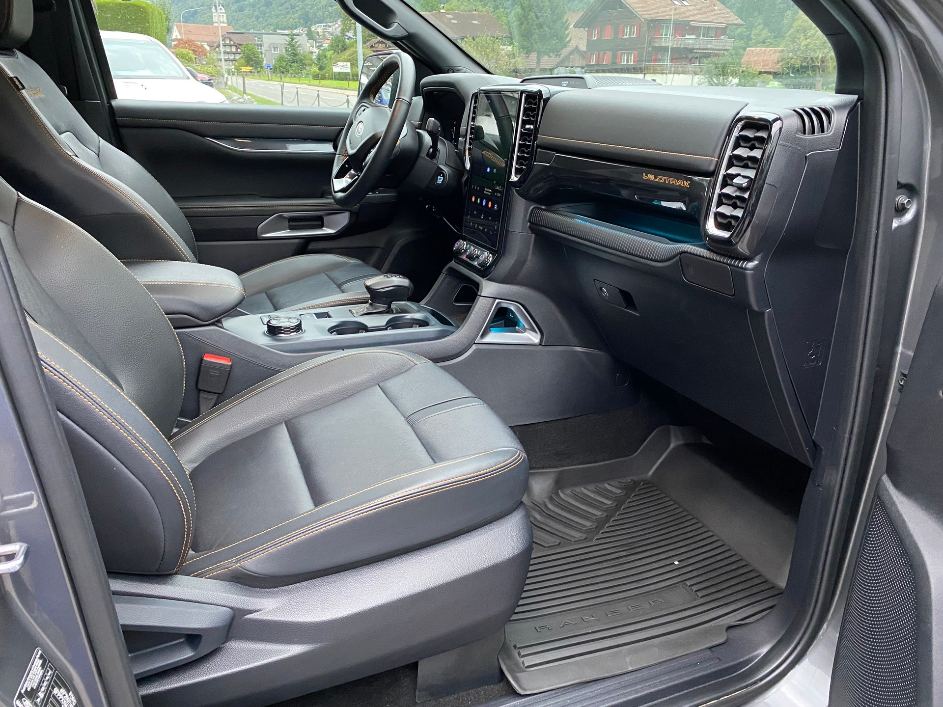 FORD Ranger Wildtrak 3.0 Eco Blue e-4WD Automat-image-6