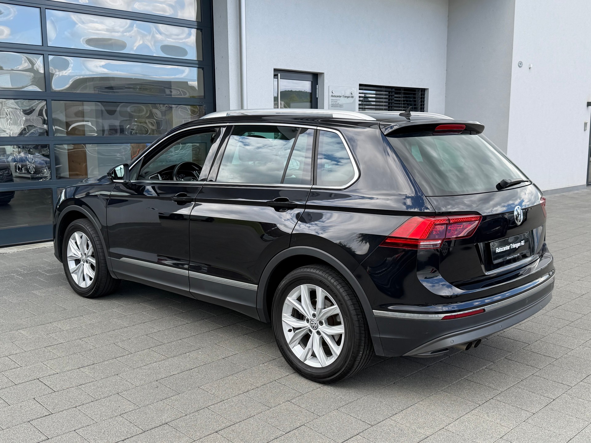 VW Tiguan 2.0 TDI SCR Highline4Motion DSG-image-4