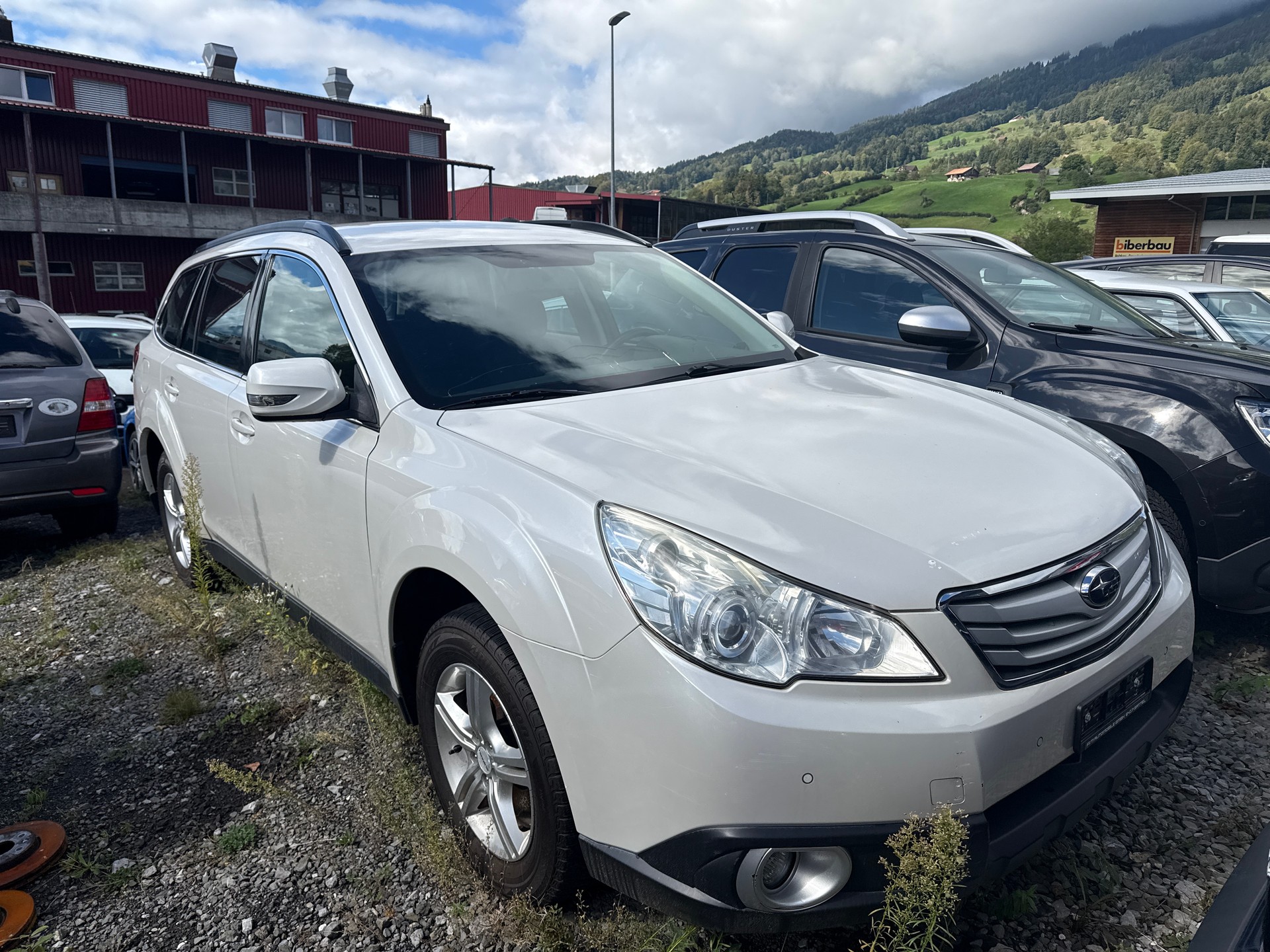 SUBARU Outback 2.5i Swiss AWD Lineartronic-image-0