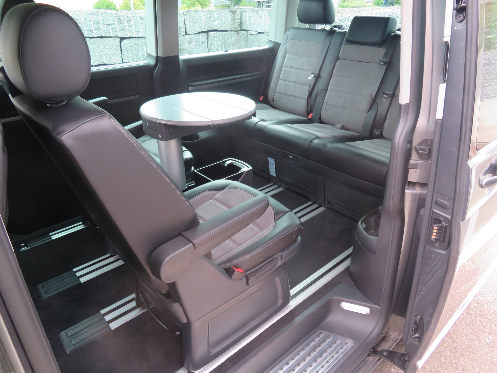 VW T6.1 Multivan 2.0 Bi-TDI Highline 4Motion DSG-image-4