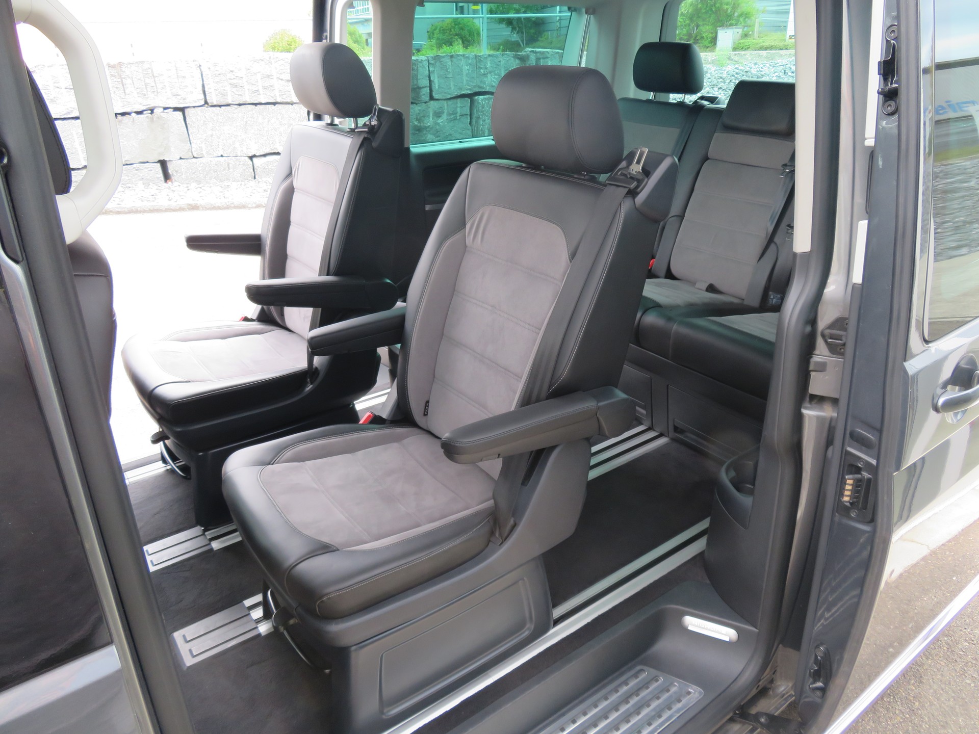 VW T6.1 Multivan 2.0 Bi-TDI Highline 4Motion DSG-image-13