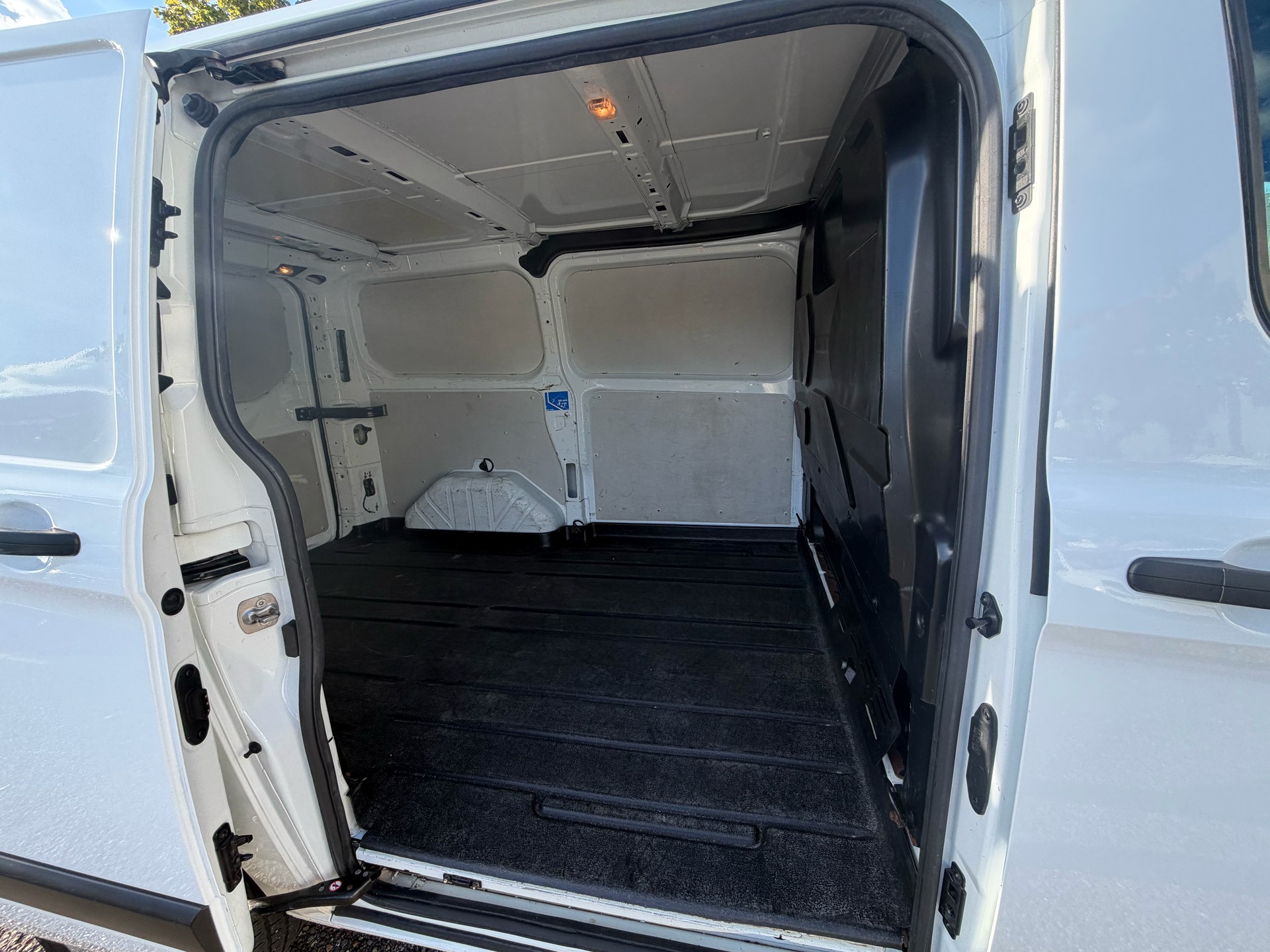 FORD Transit Custom 1.0 Eco Boost 320 L1H1 Trend PHEV-image-11