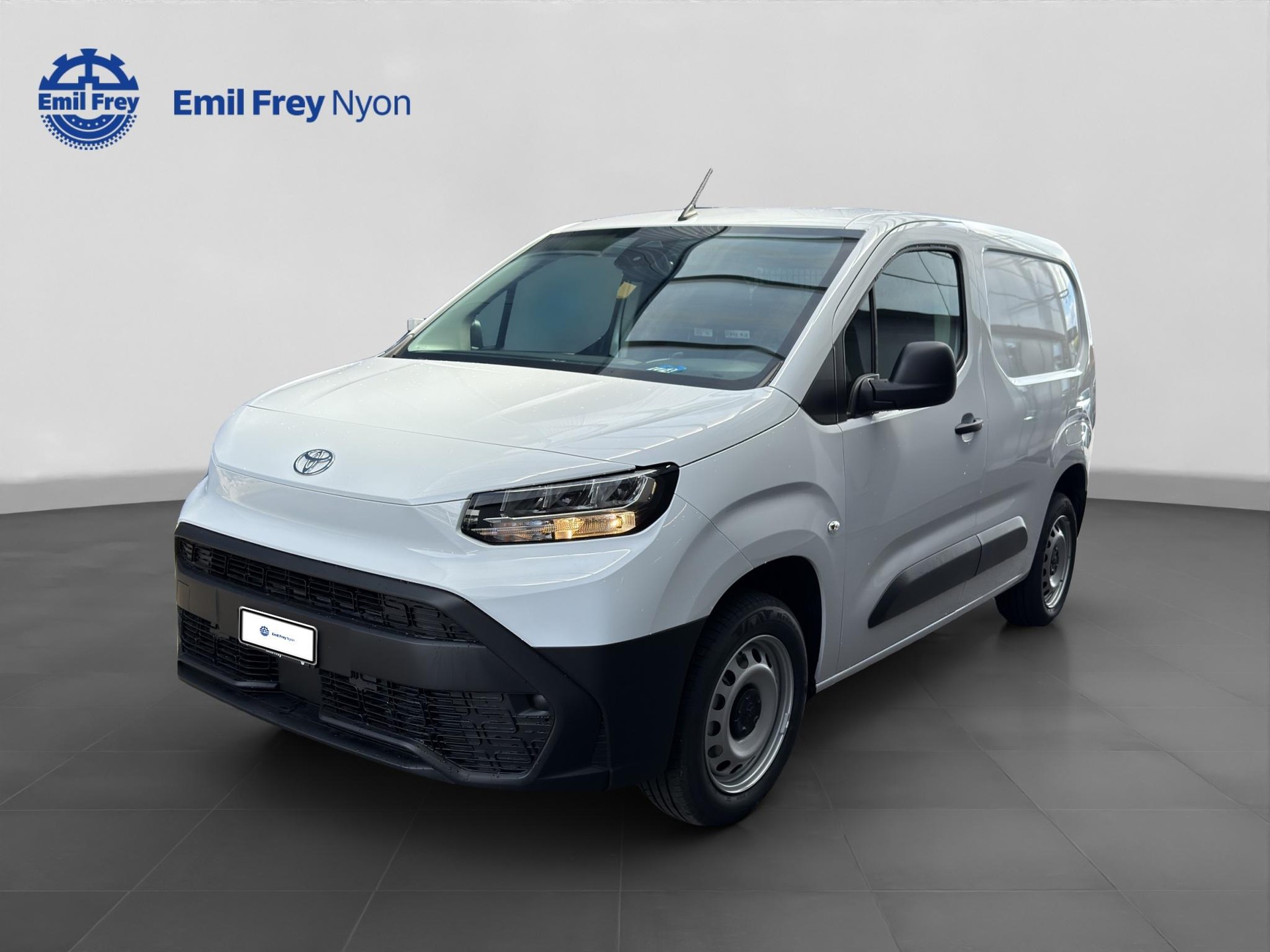 TOYOTA PROACE CITY Van L1 1.2 Active-image-0