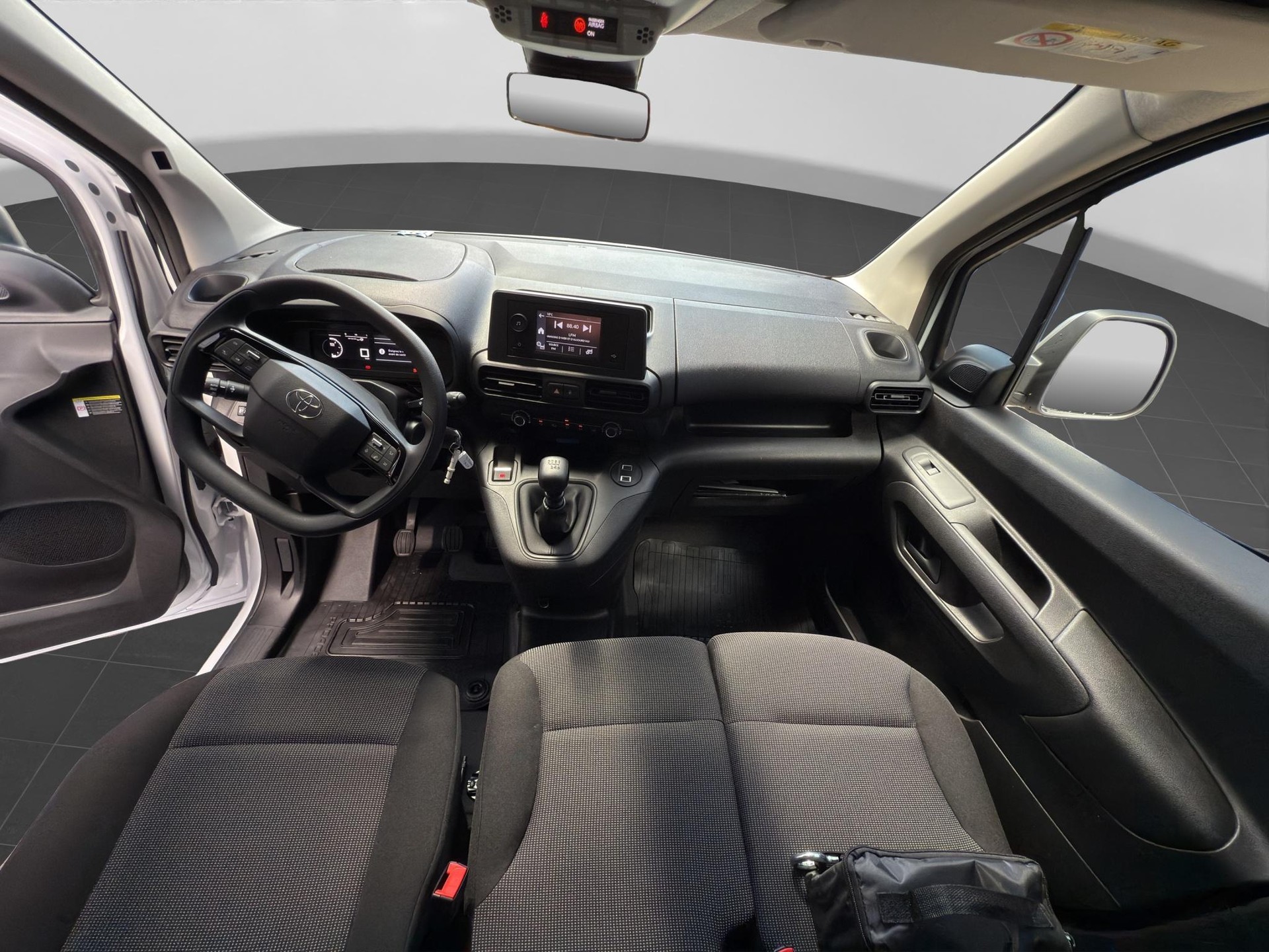 TOYOTA PROACE CITY Van L1 1.2 Active-image-7