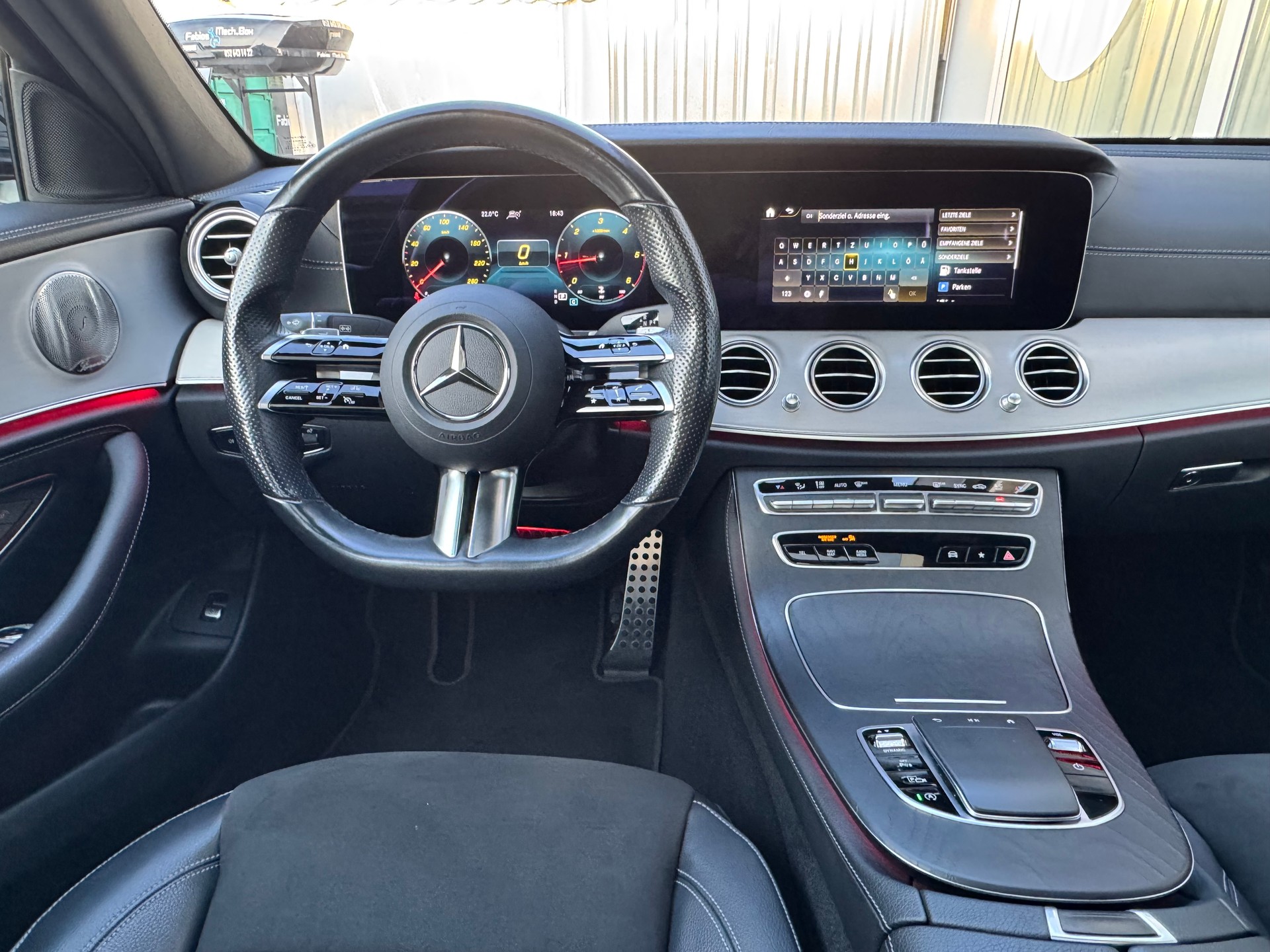 MERCEDES-BENZ E 220 d 4x4 AMG Line+Aut+LED Scheinwerfer+Navi+Panorama+ACC+Memory+Soundsystem+Head-Up Display+360°Kamera+Gratis-Service+-image-15