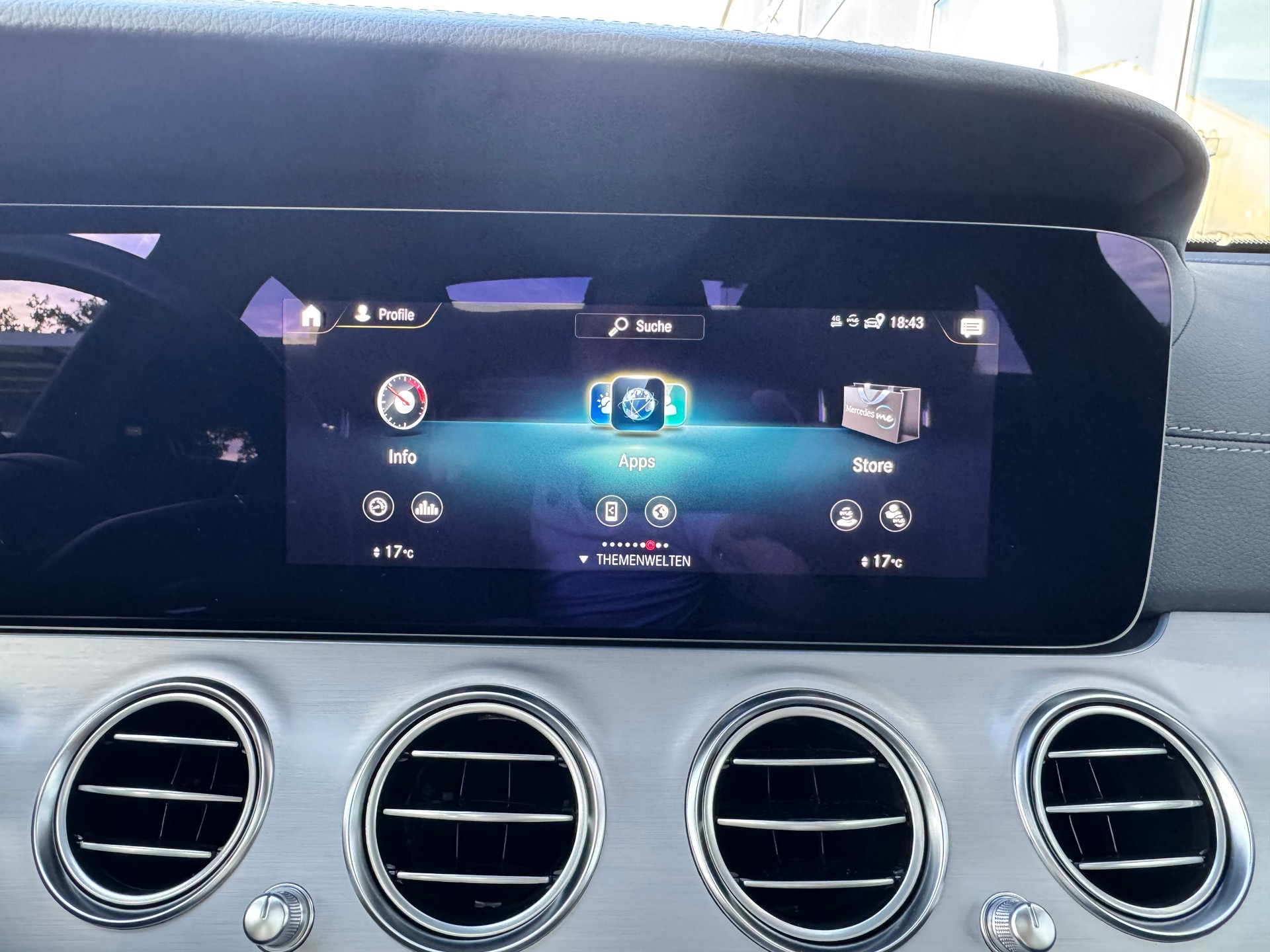 MERCEDES-BENZ E 220 d 4x4 AMG Line+Aut+LED Scheinwerfer+Navi+Panorama+ACC+Memory+Soundsystem+Head-Up Display+360°Kamera+Gratis-Service+-image-23