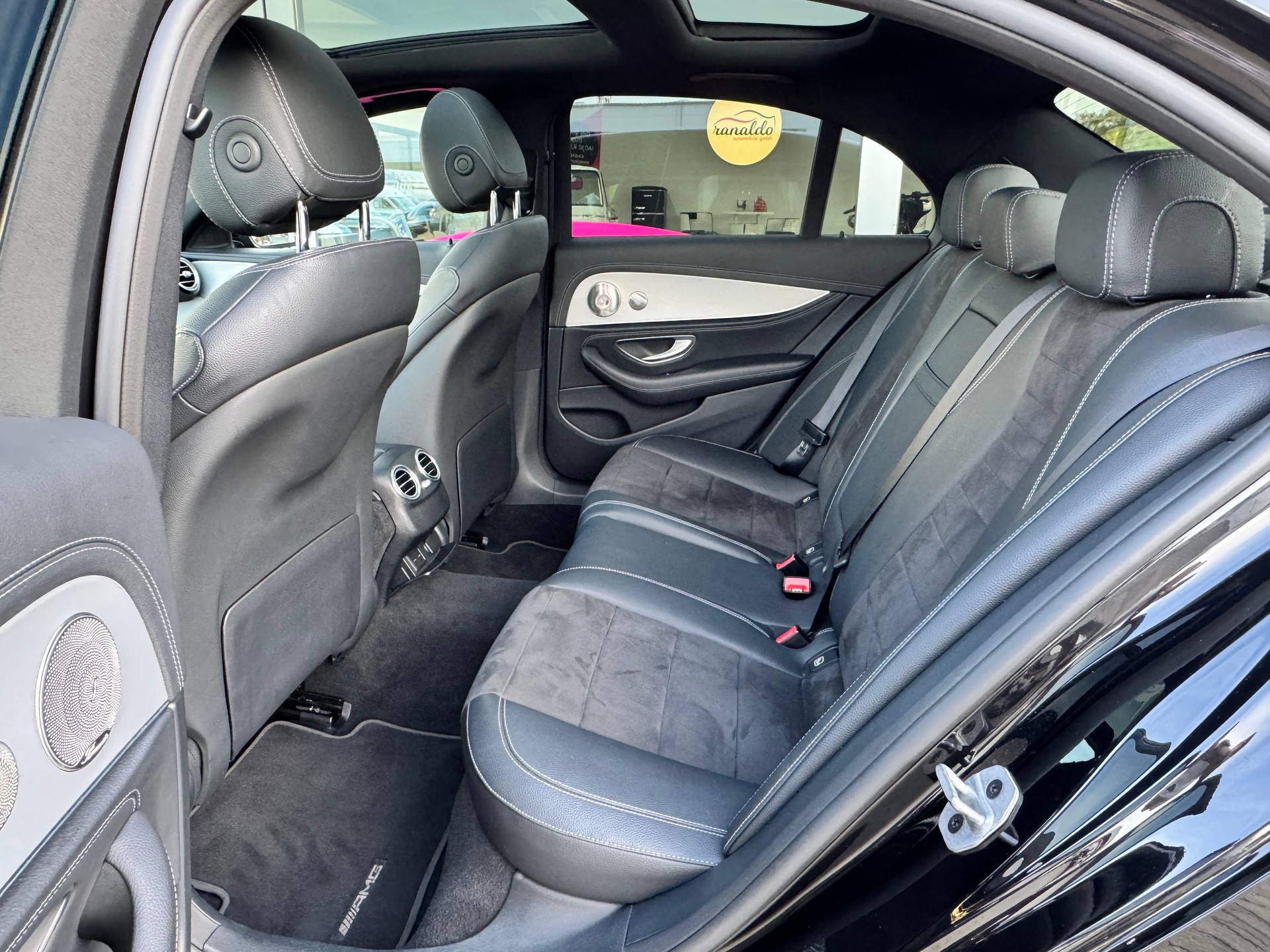 MERCEDES-BENZ E 220 d 4x4 AMG Line+Aut+LED Scheinwerfer+Navi+Panorama+ACC+Memory+Soundsystem+Head-Up Display+360°Kamera+Gratis-Service+-image-9