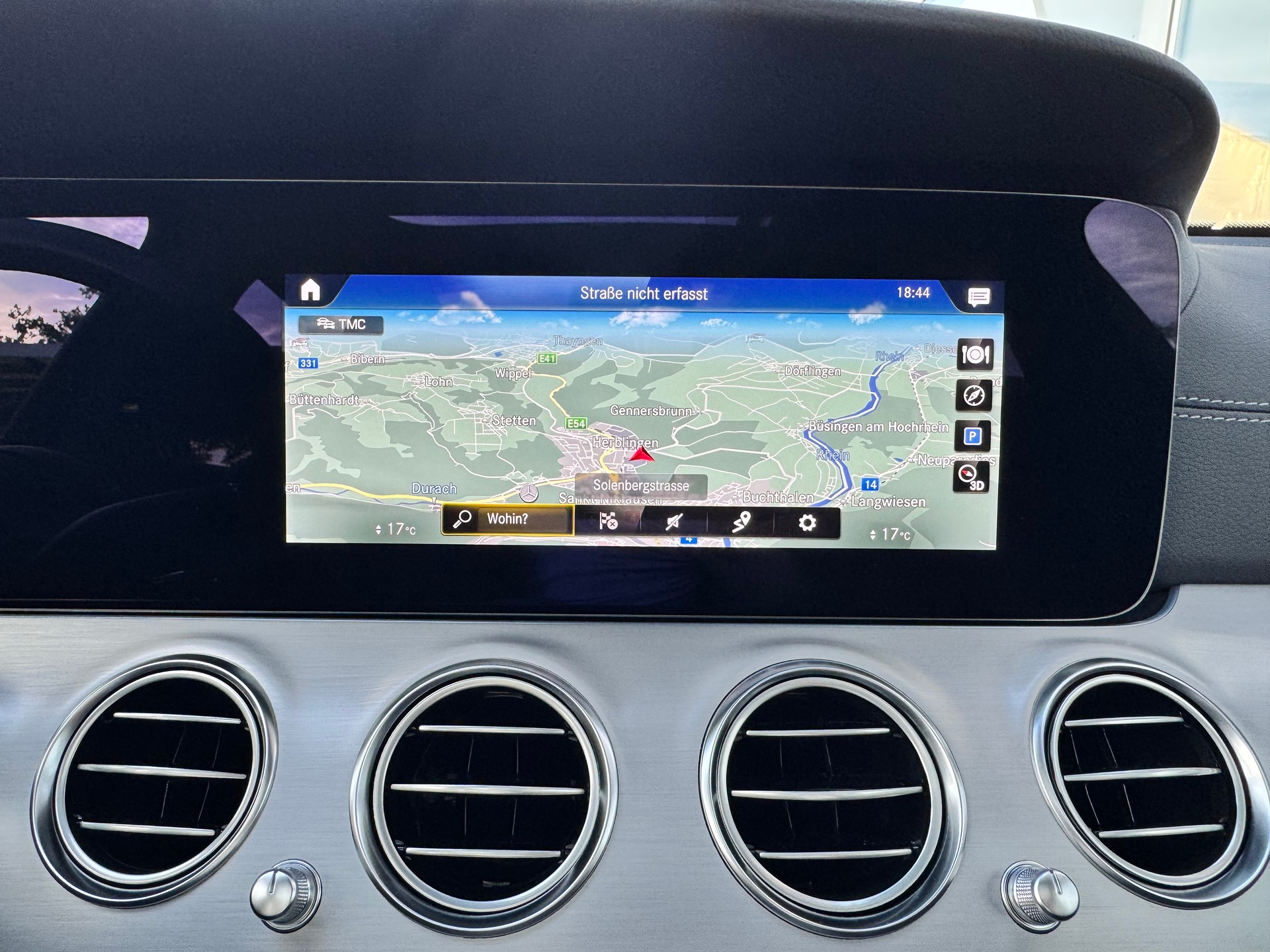 MERCEDES-BENZ E 220 d 4x4 AMG Line+Aut+LED Scheinwerfer+Navi+Panorama+ACC+Memory+Soundsystem+Head-Up Display+360°Kamera+Gratis-Service+-image-24