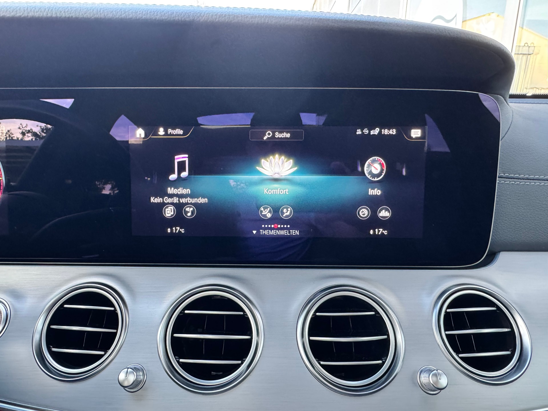 MERCEDES-BENZ E 220 d 4x4 AMG Line+Aut+LED Scheinwerfer+Navi+Panorama+ACC+Memory+Soundsystem+Head-Up Display+360°Kamera+Gratis-Service+-image-22
