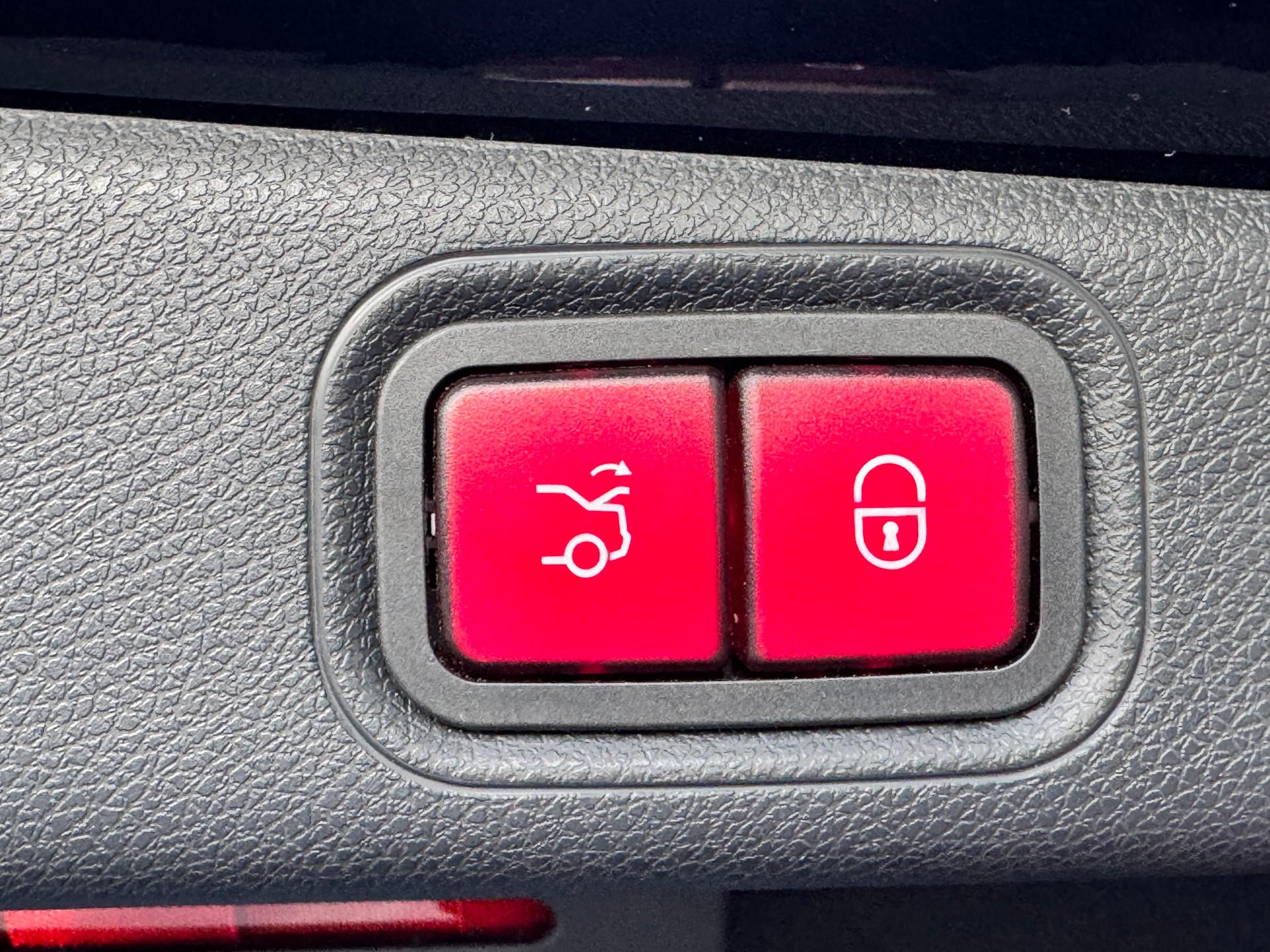 MERCEDES-BENZ E 220 d 4x4 AMG Line+Aut+LED Scheinwerfer+Navi+Panorama+ACC+Memory+Soundsystem+Head-Up Display+360°Kamera+Gratis-Service+-image-8