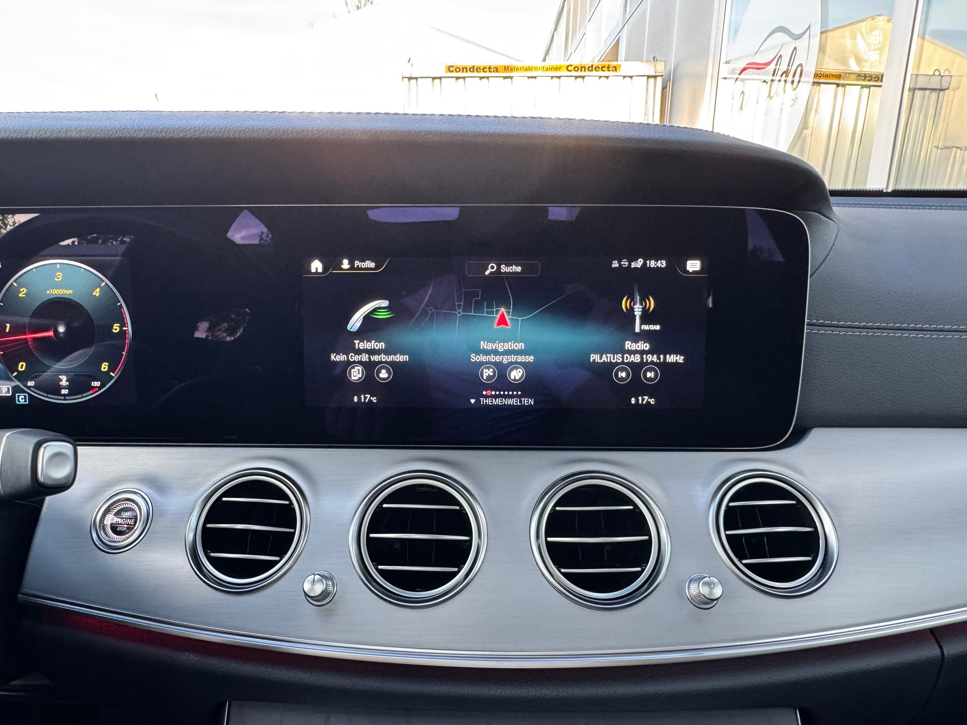 MERCEDES-BENZ E 220 d 4x4 AMG Line+Aut+LED Scheinwerfer+Navi+Panorama+ACC+Memory+Soundsystem+Head-Up Display+360°Kamera+Gratis-Service+-image-21