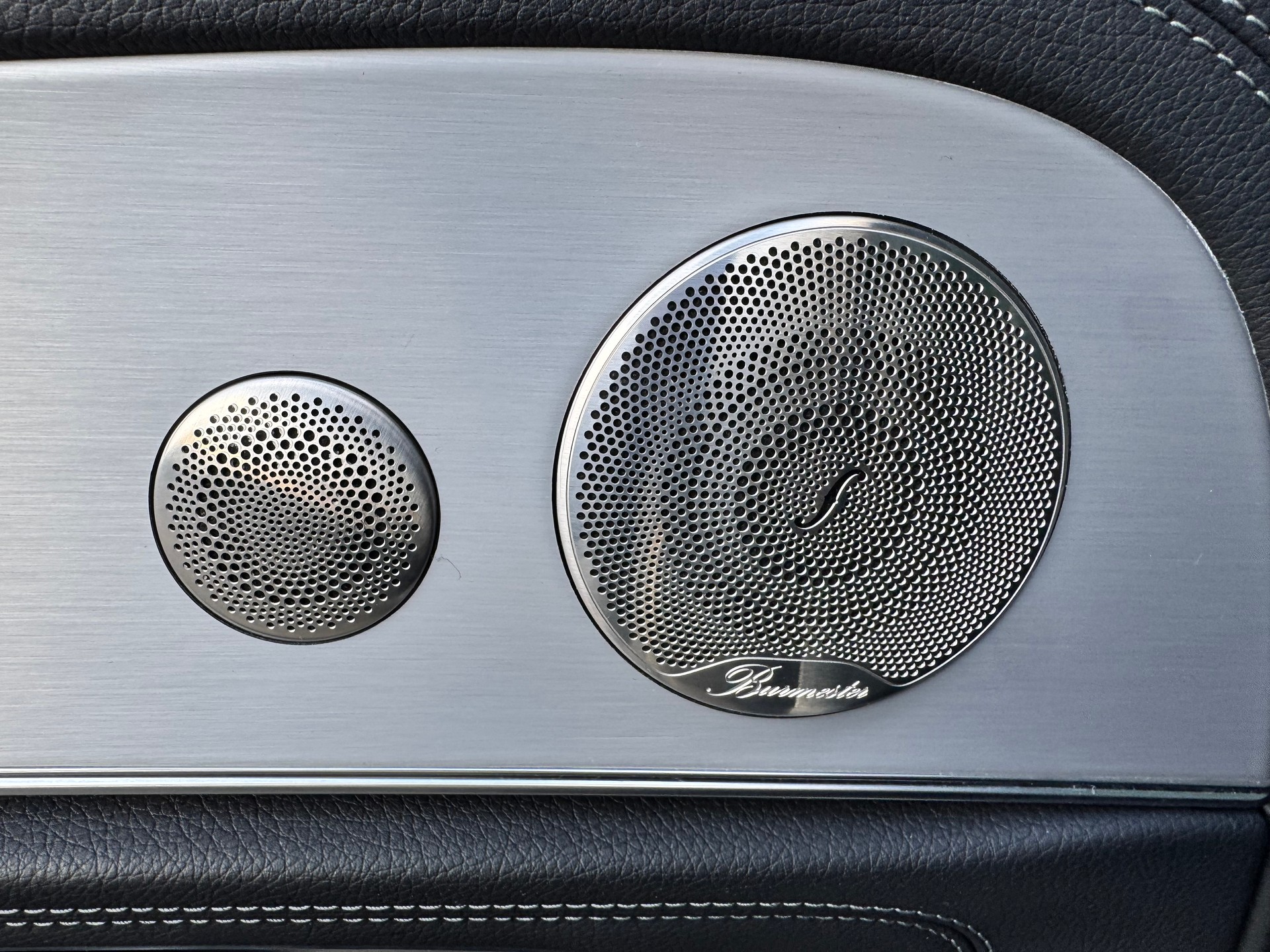 MERCEDES-BENZ E 220 d 4x4 AMG Line+Aut+LED Scheinwerfer+Navi+Panorama+ACC+Memory+Soundsystem+Head-Up Display+360°Kamera+Gratis-Service+-image-11