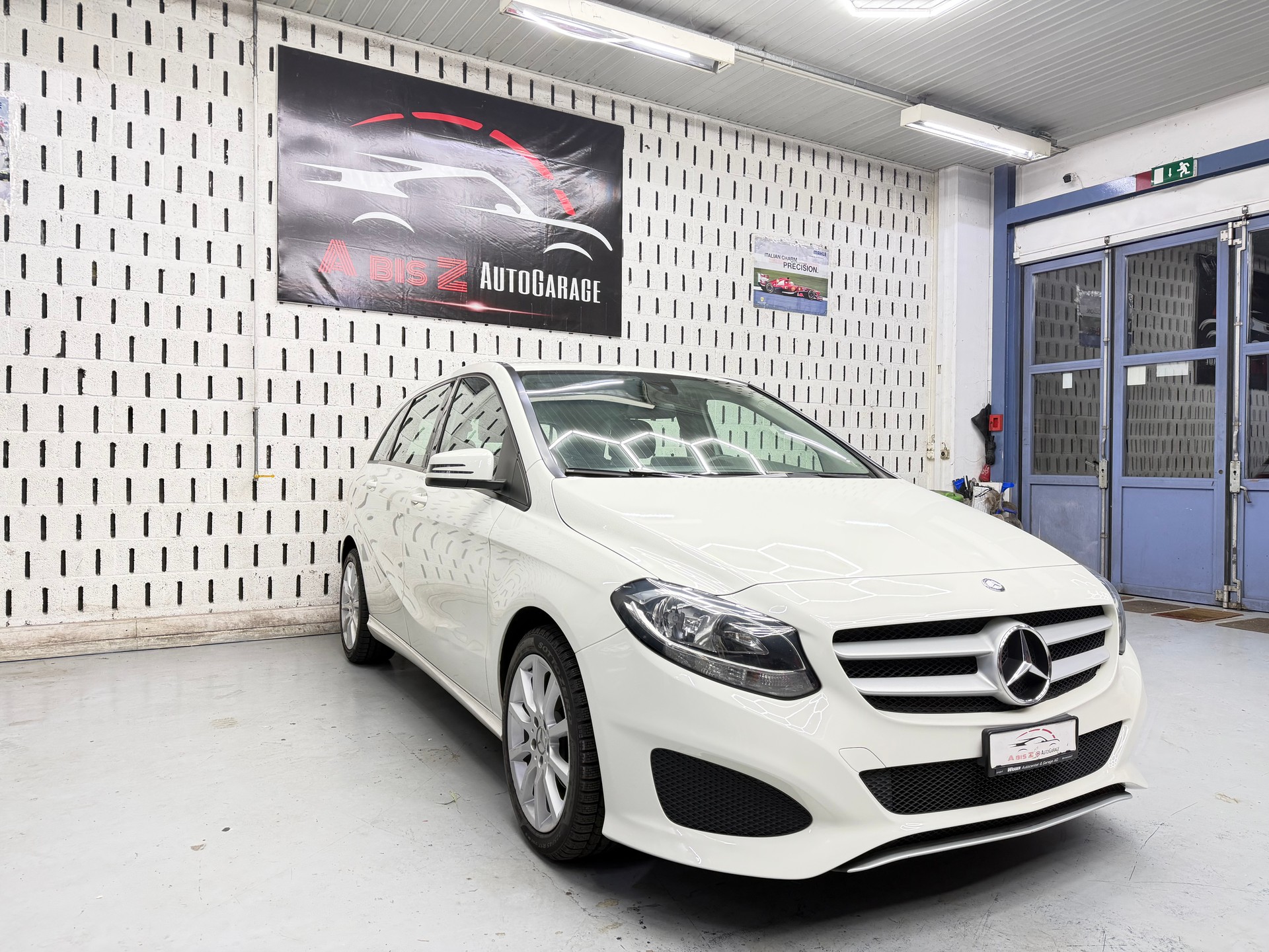MERCEDES-BENZ B 180 Style-image-2