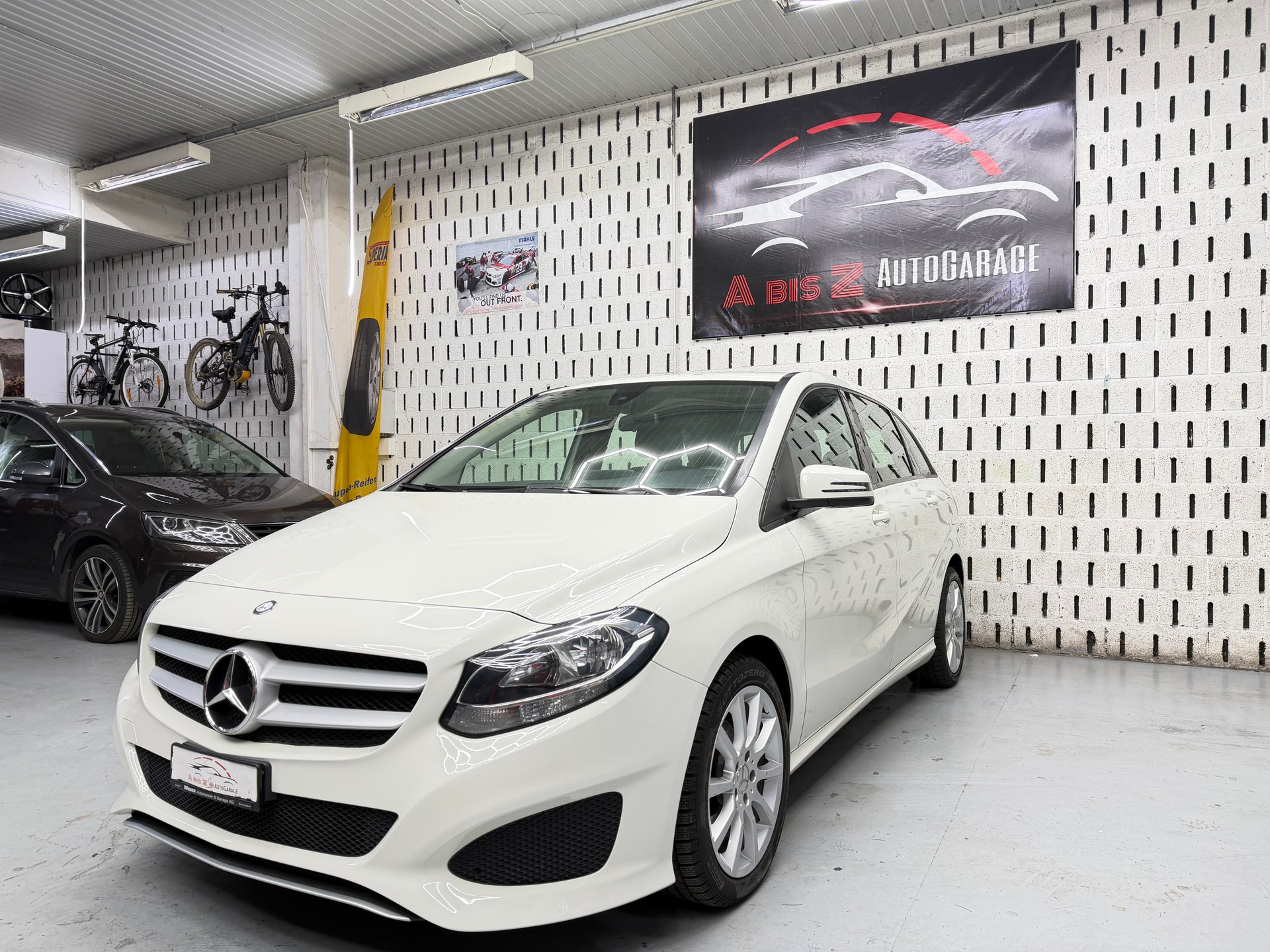 MERCEDES-BENZ B 180 Style-image-0