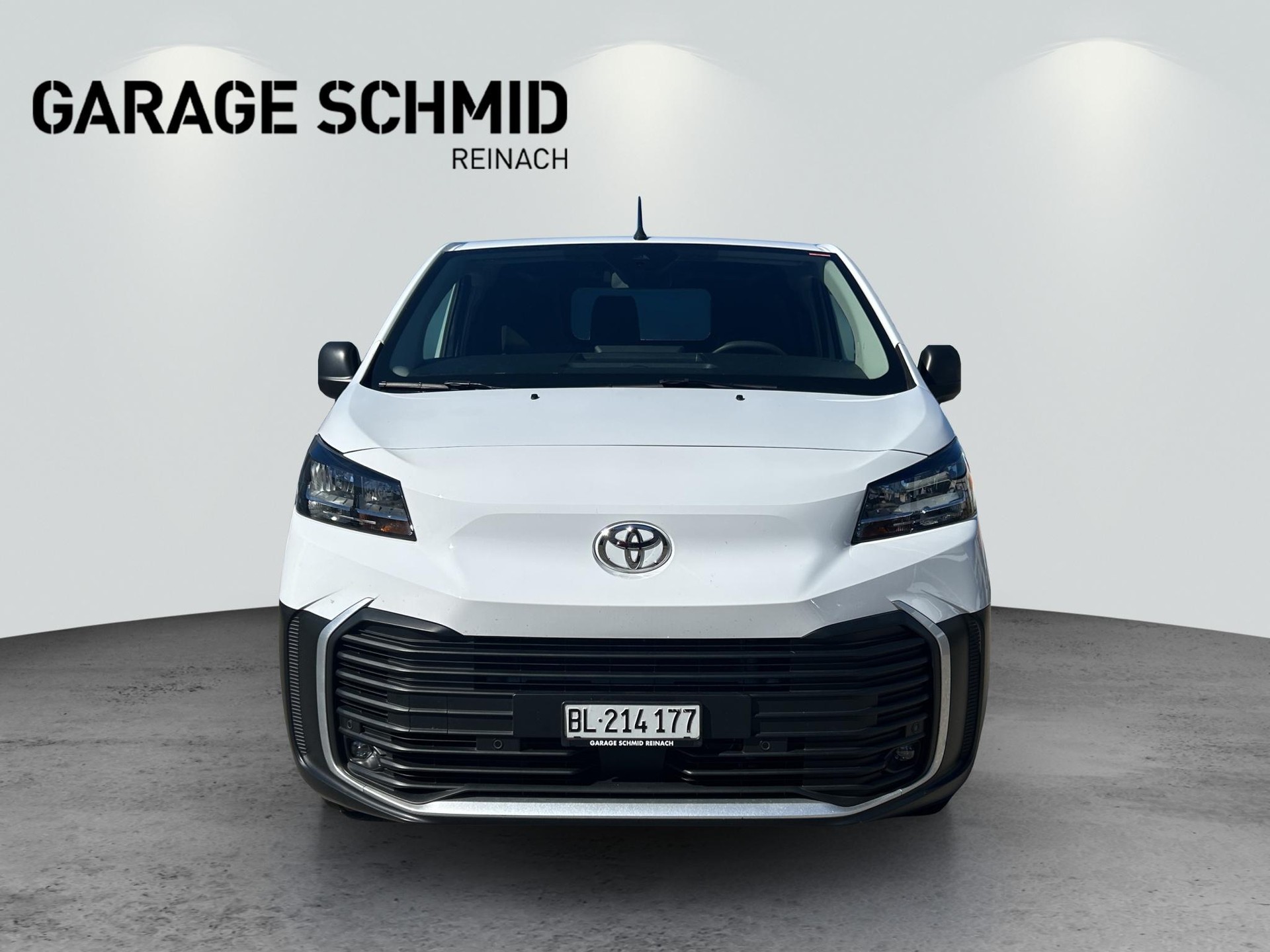 TOYOTA PROACE Van L2 2.0 D Advanced-image-1