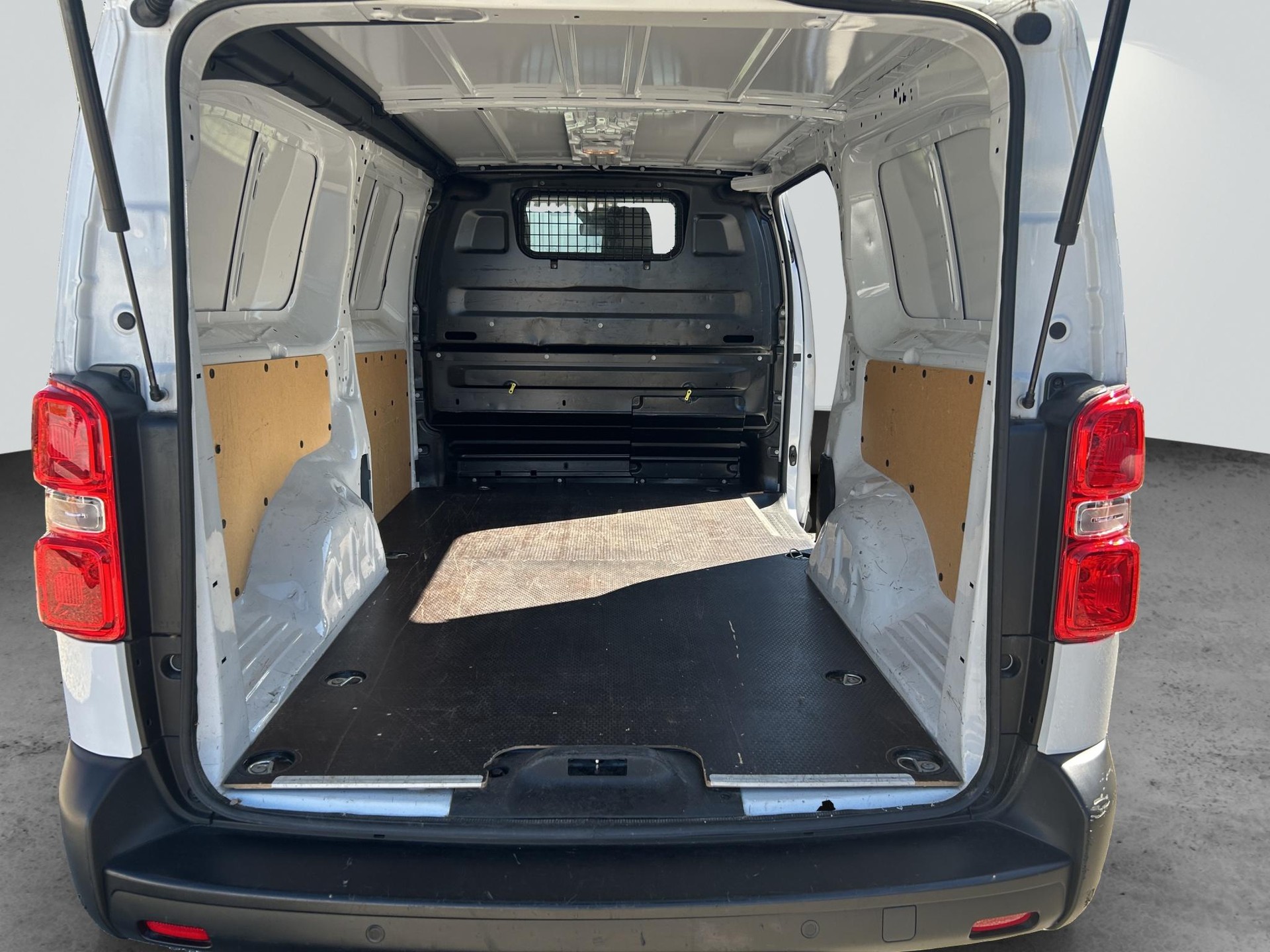 TOYOTA PROACE Van L2 2.0 D Advanced-image-11