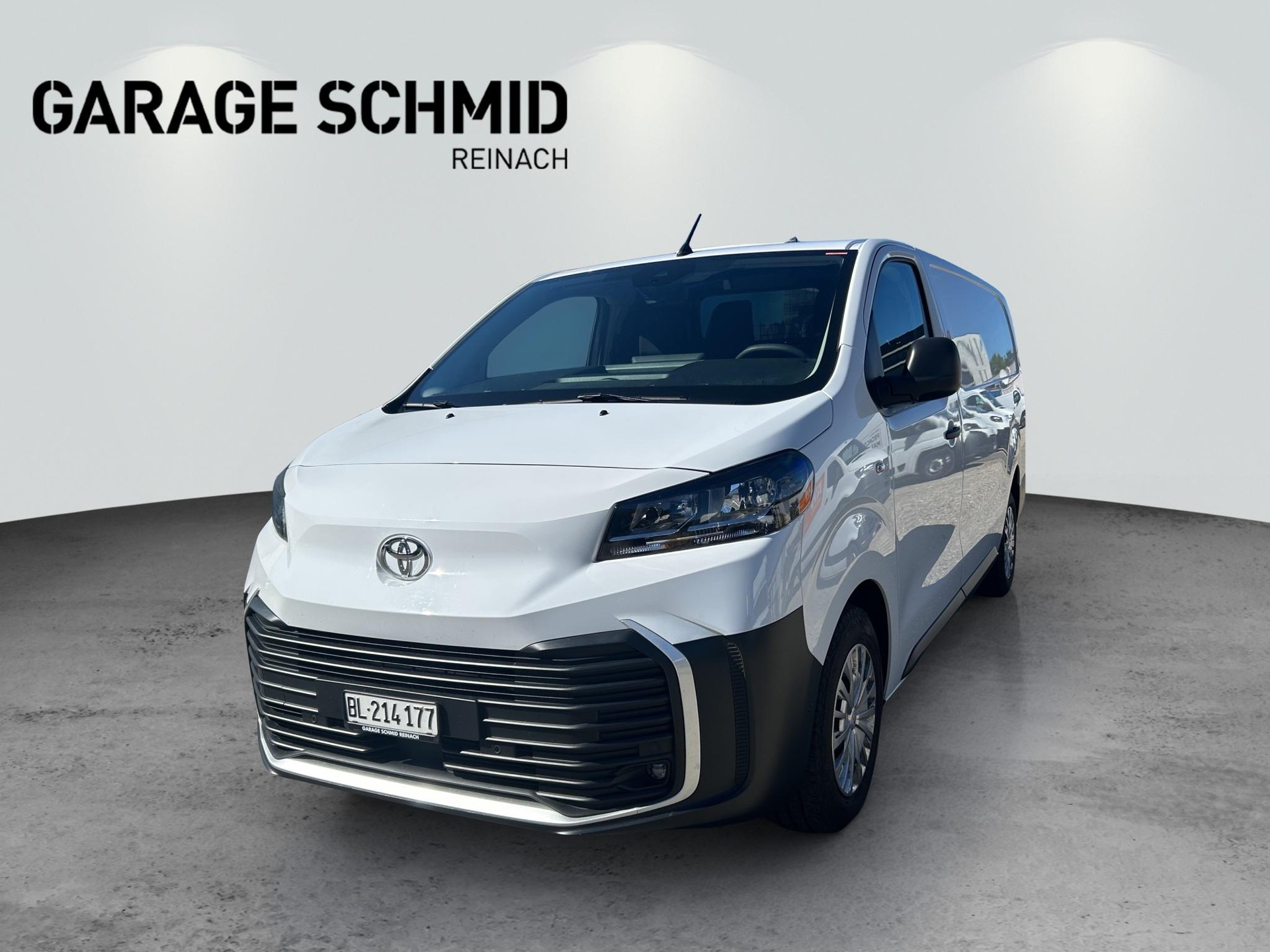 TOYOTA PROACE Van L2 2.0 D Advanced-image-0