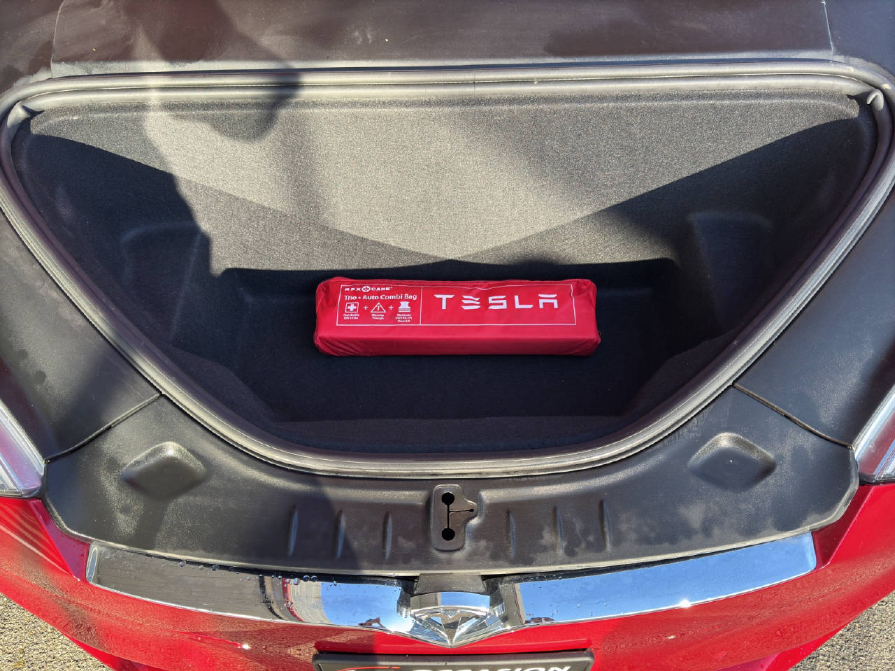 TESLA Model S 90 D-image-17