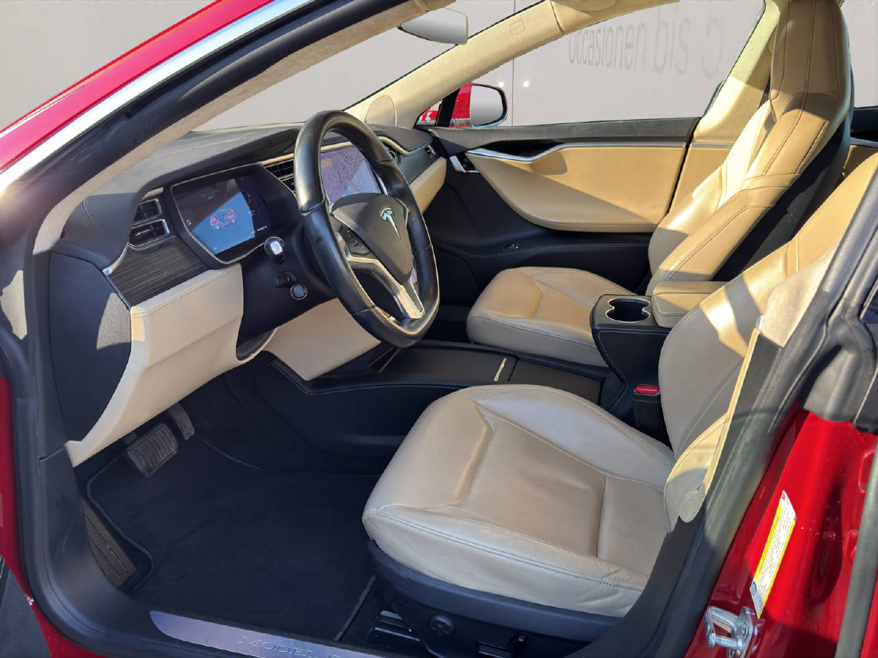 TESLA Model S 90 D-image-4