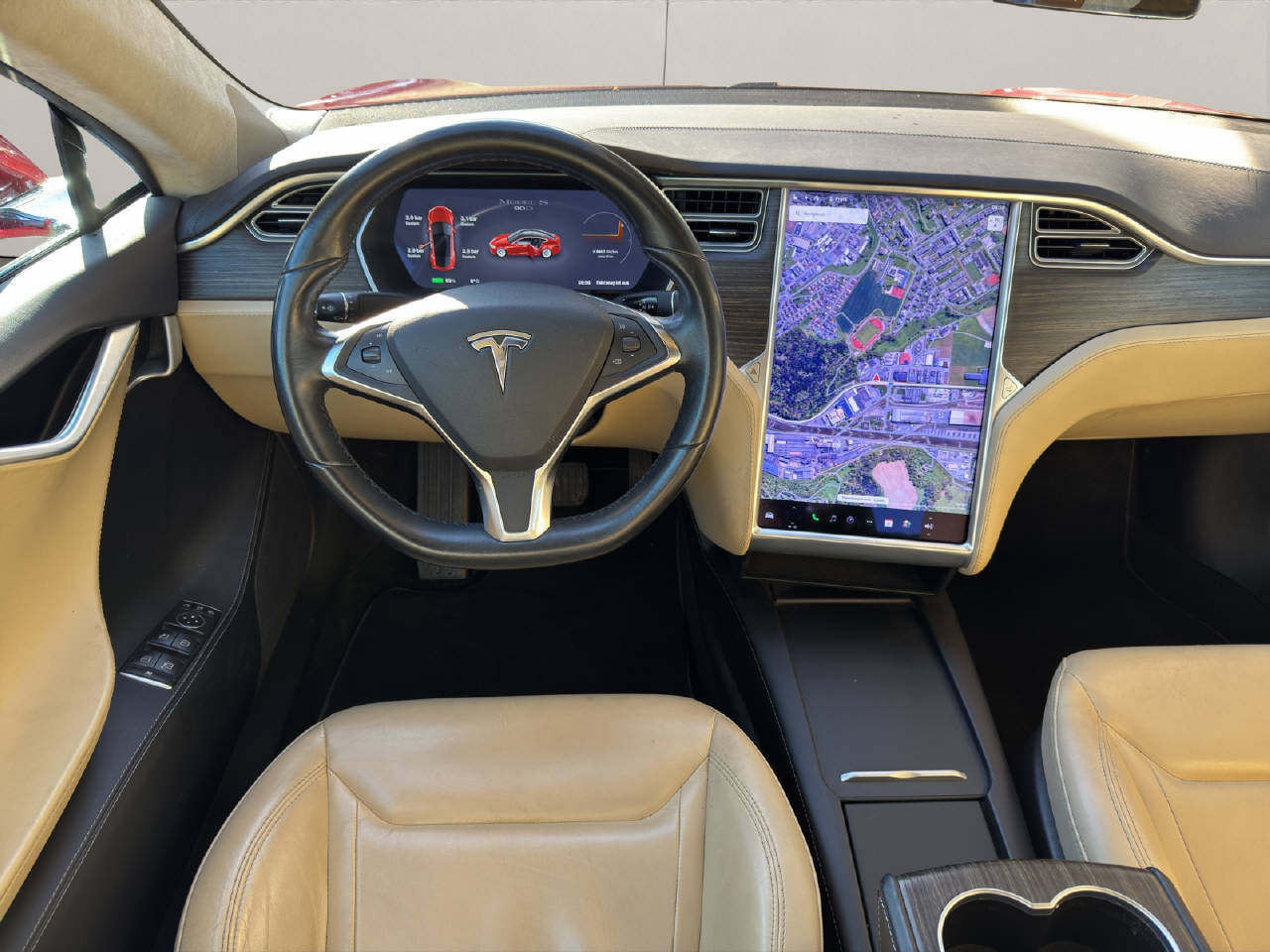 TESLA Model S 90 D-image-5