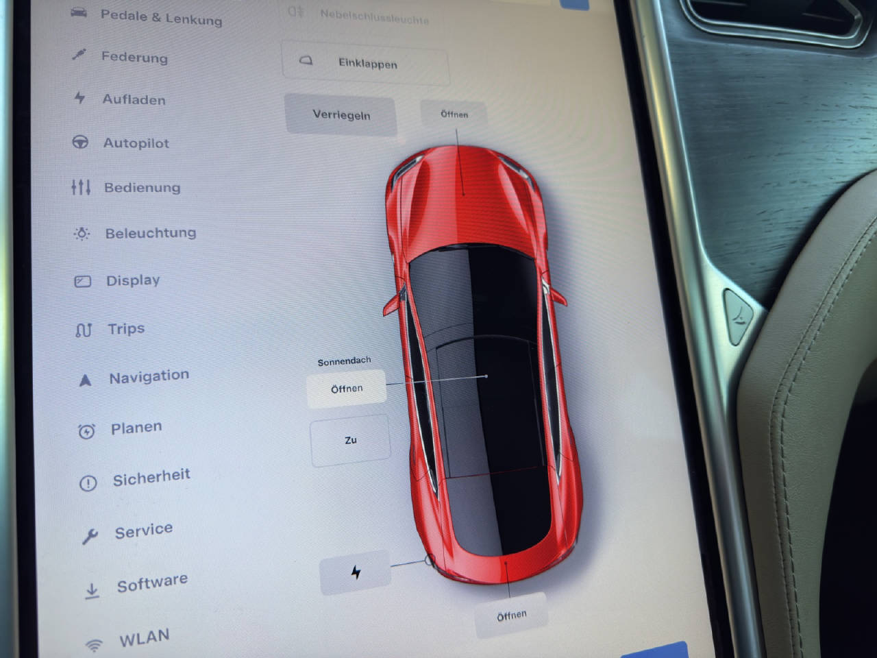TESLA Model S 90 D-image-12