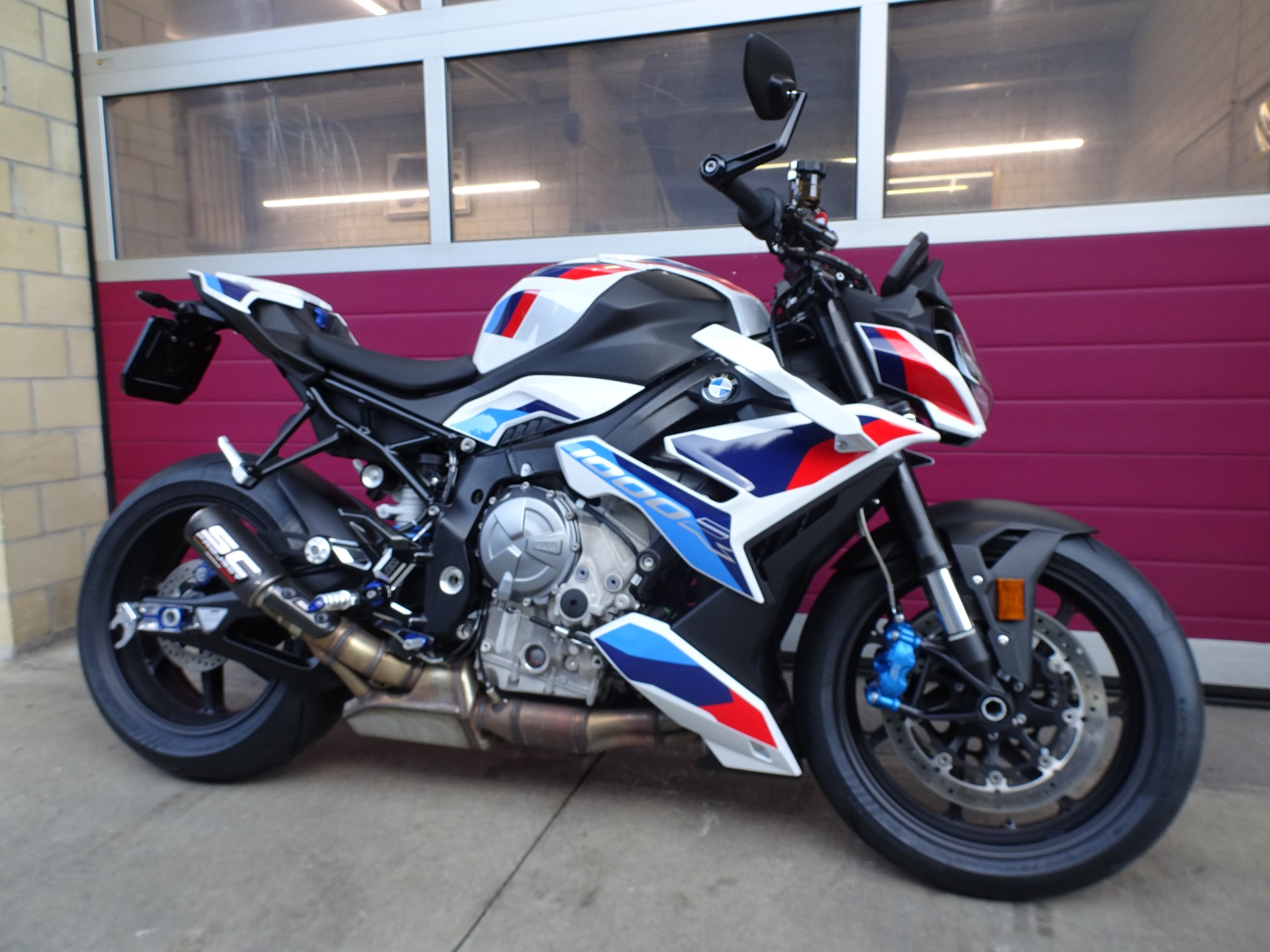 BMW M 1000 R-image-10