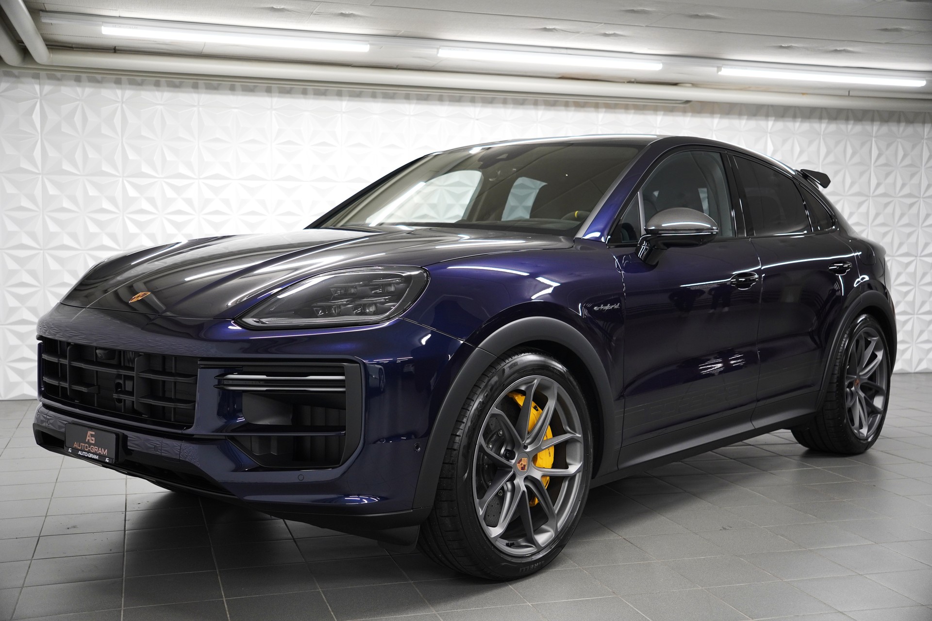 PORSCHE Cayenne Coupé Turbo E-Hybrid GT Tiptronic-image-0