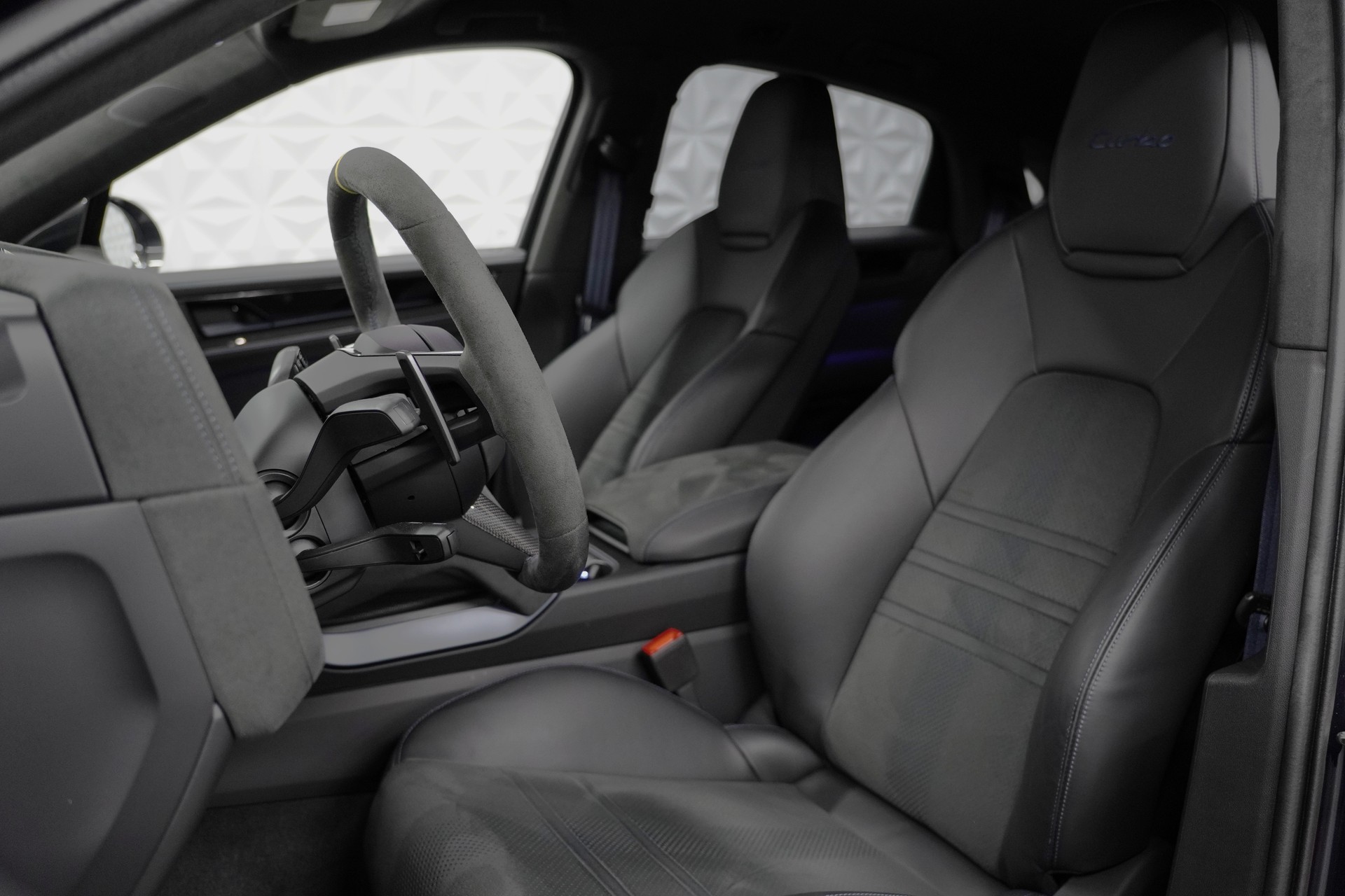 PORSCHE Cayenne Coupé Turbo E-Hybrid GT Tiptronic-image-10