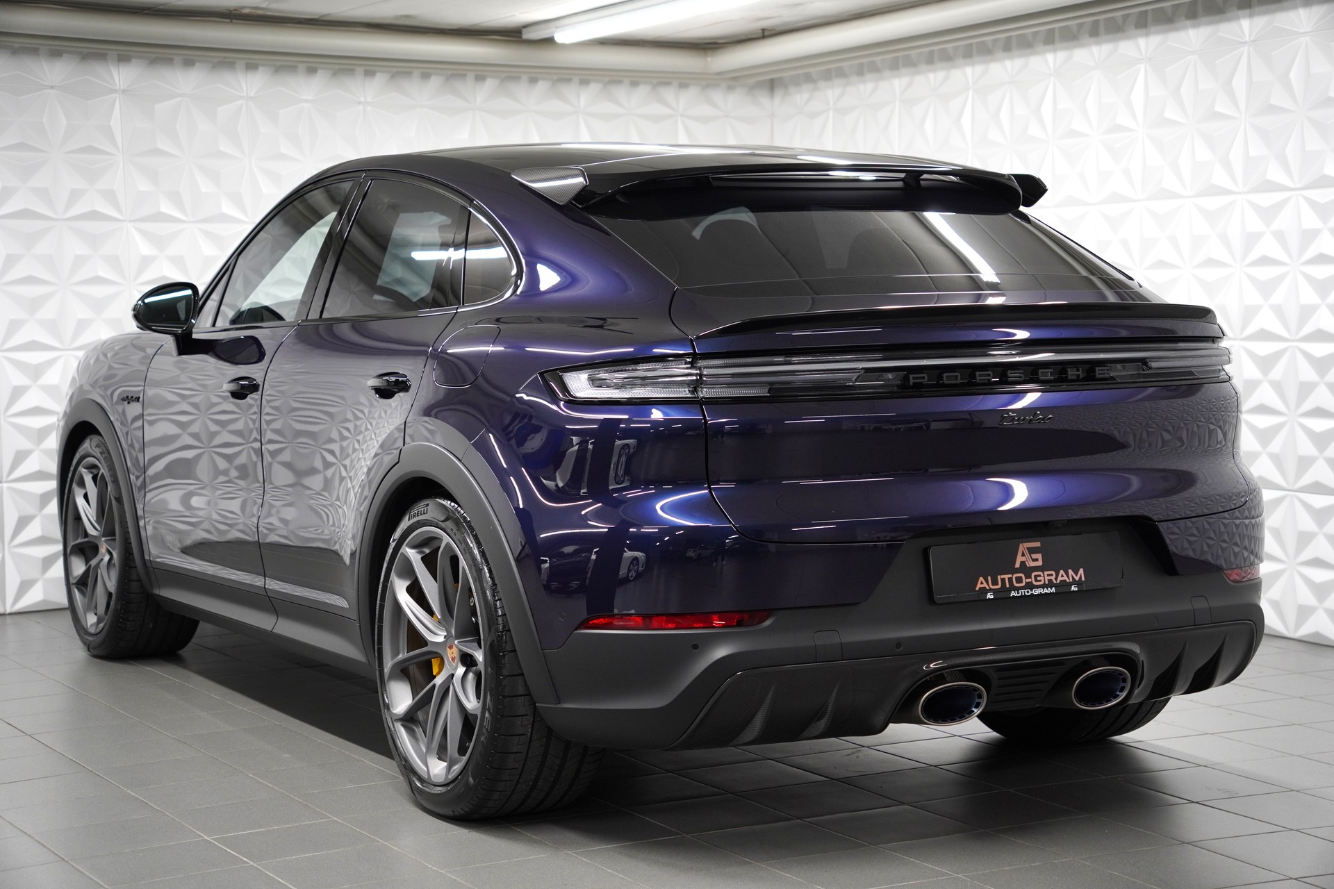 PORSCHE Cayenne Coupé Turbo E-Hybrid GT Tiptronic-image-2
